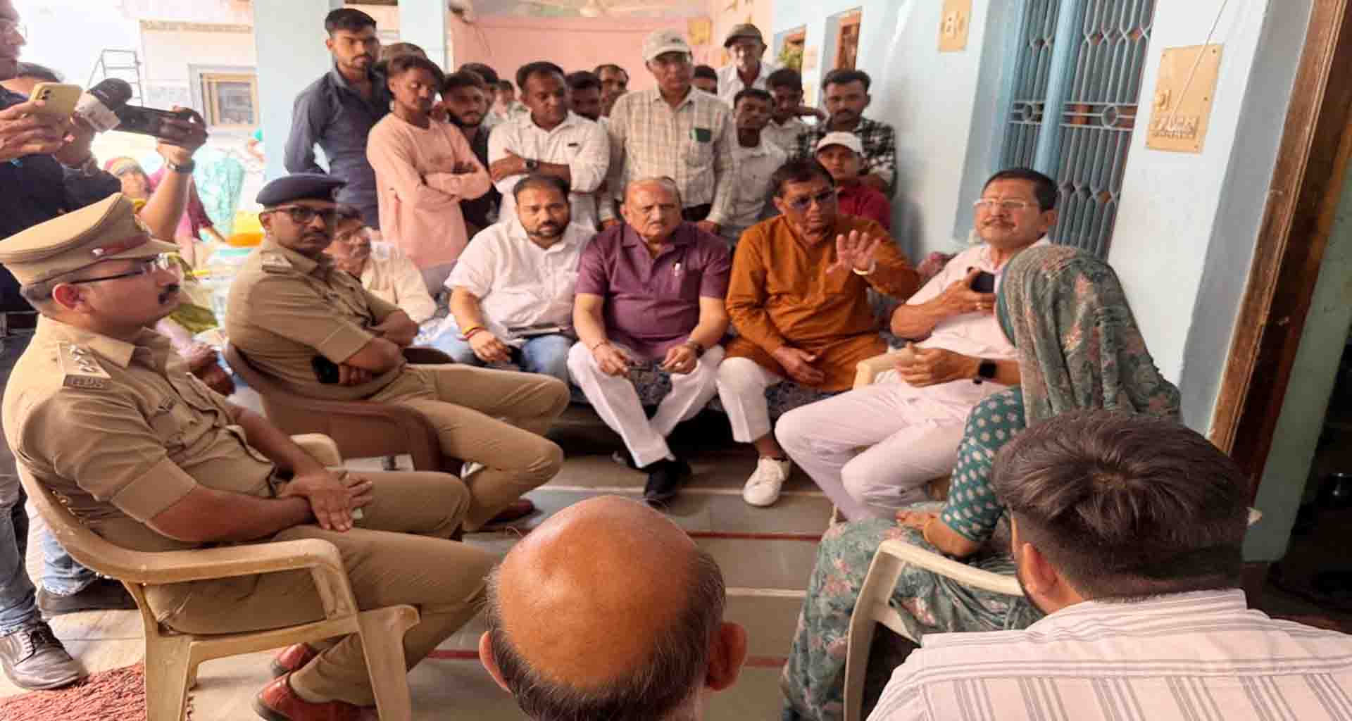 ભીલવણ ગામે દલિત સમાજના પરિવારજનો સાથે બનેલી ઘટનામાં કડક કાર્યવાહી થવી જોઈએ : ડો.સોલંકી