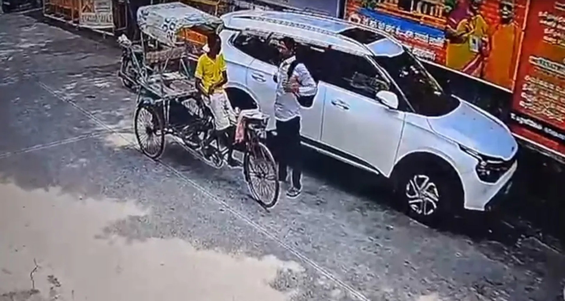 રેખા ગુપ્તાના હુમલાખોરના CCTV ફૂટેજ સામે આવ્યા, તેણે 24 કલાક પહેલા CM ઓફિસની રેકી કરી હતી