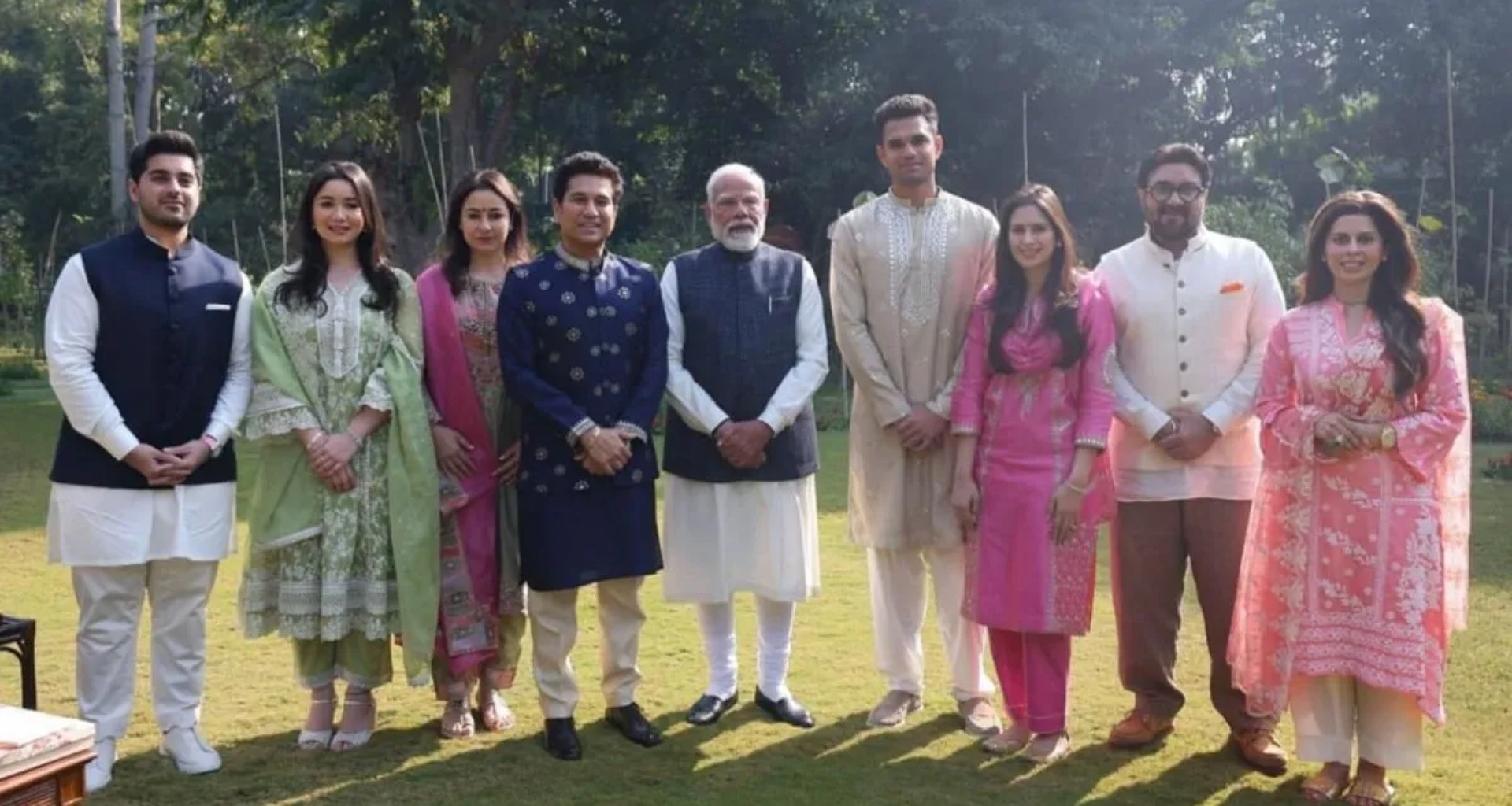 અર્જુન તેંડુલકર અને સાનિયાના લગ્ન: સચિન પીએમ મોદીને મળ્યા, લગ્નનું આમંત્રણ આપ્યું