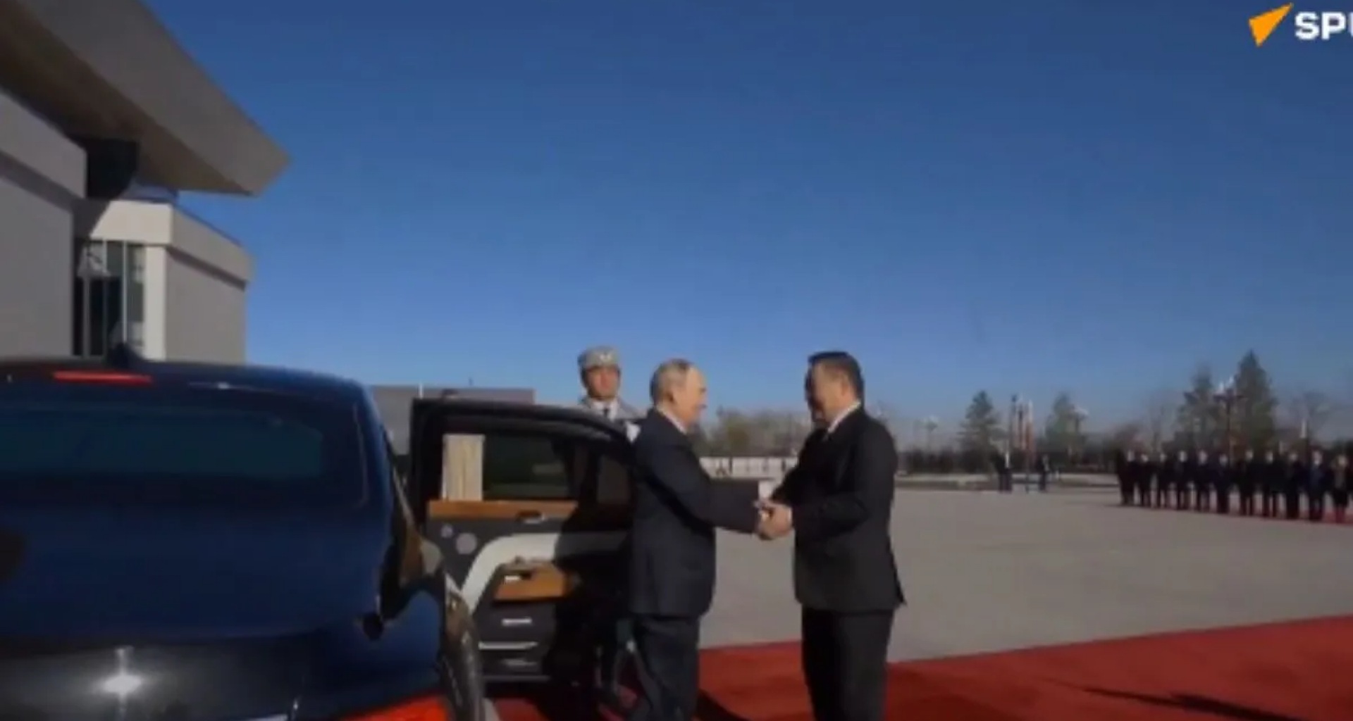 યુક્રેન સાથેના ભીષણ યુદ્ધ વચ્ચે રશિયન રાષ્ટ્રપતિ પુતિન કિર્ગિસ્તાન પહોંચ્યા, જાપારોવ તરફથી કરાયું ભવ્ય સ્વાગત