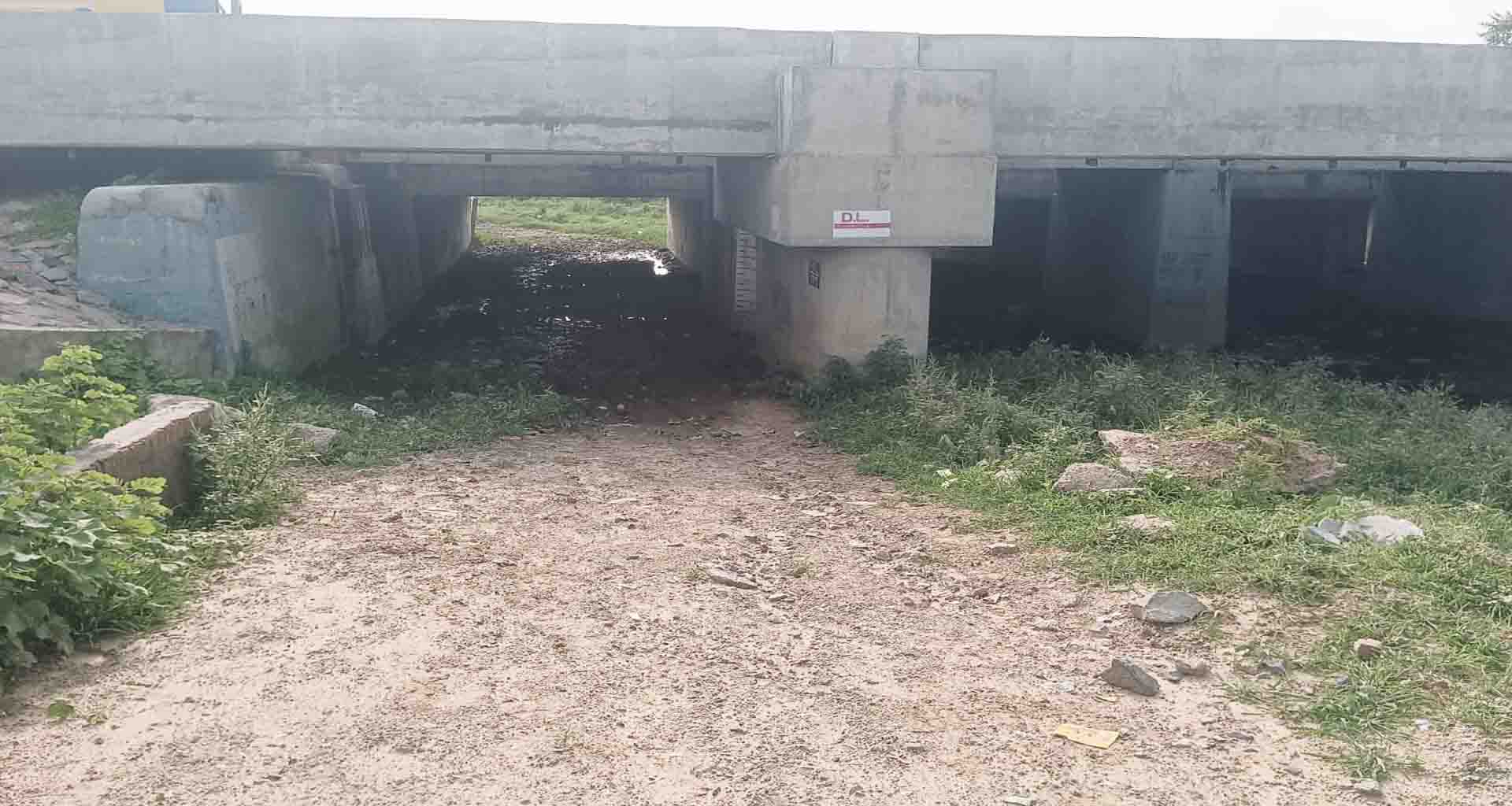 ઊંઝાના સરકારી તંત્રની ઘોર બેદરકારી : વર્ષો જુના 11 ગરનાળાના યોગ્ય સમારકામની માંગ