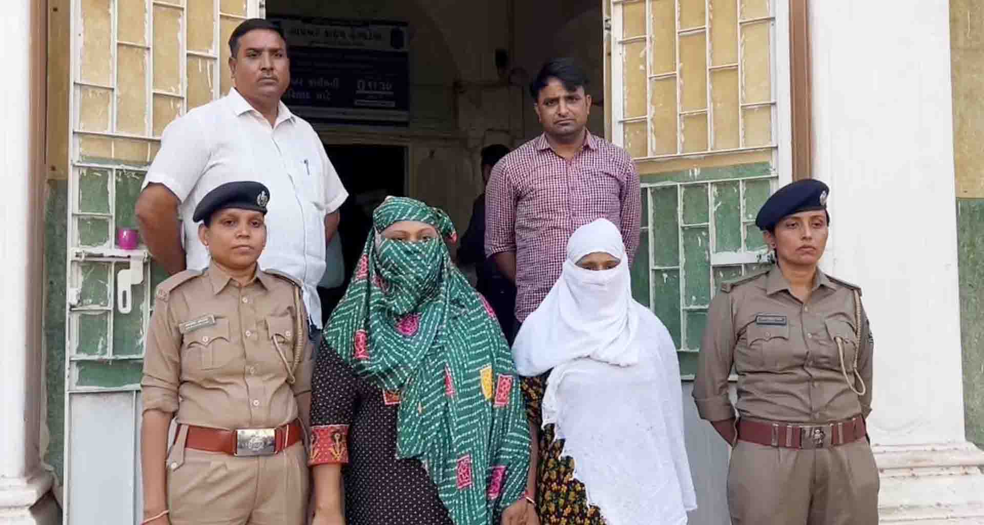 પાલનપુર અને ડીસામાંથી ગેરકાયદે રહેતી ધુસણખોર બાંગ્લાદેશી મહિલાઓ ઝડપાઇ