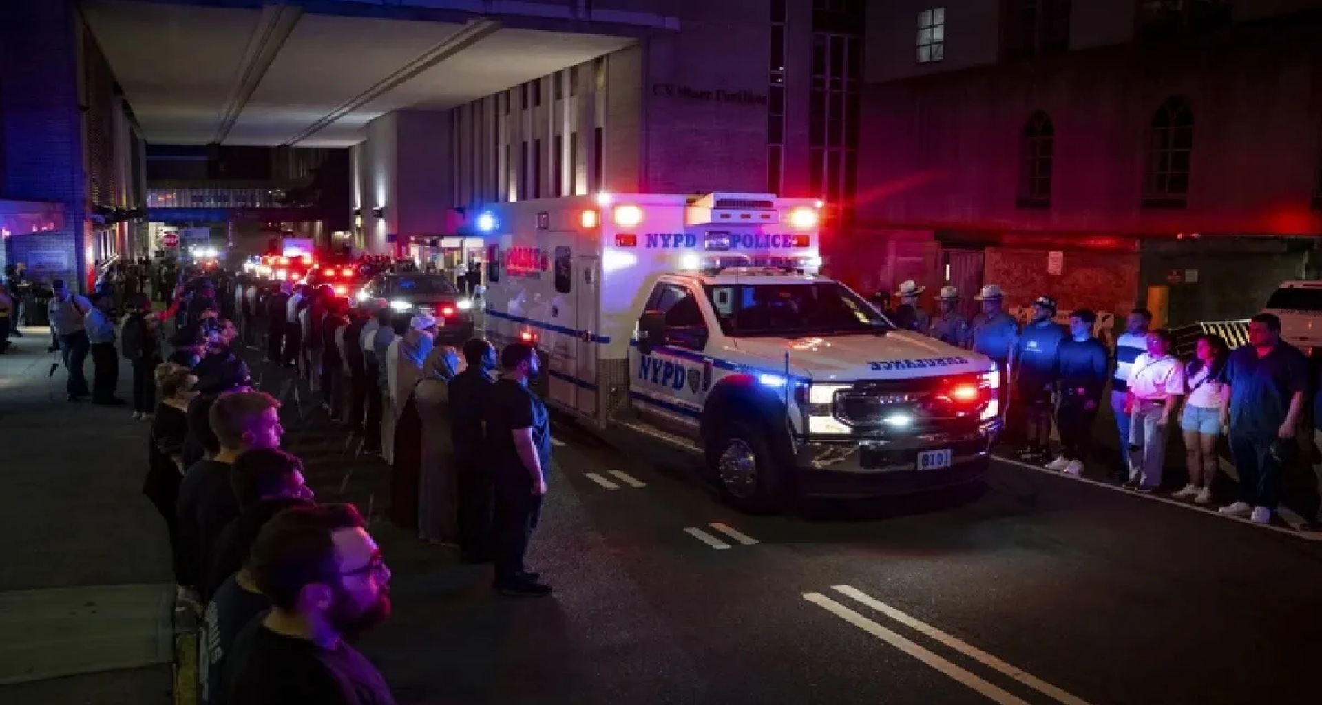 અમેરિકામાં ફાયરિંગ: ન્યૂયોર્ક સિટીના ક્લબમાં અચાનક ગોળીબાર, 3 લોકોના મોત; 8 ઘાયલ