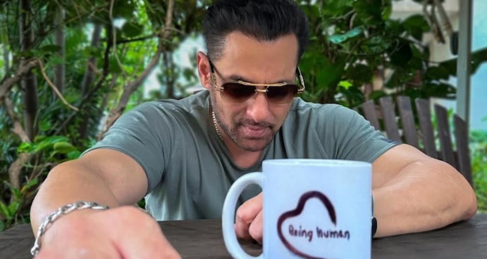 સલમાન ખાનના રવિવારના કેઝ્યુઅલ લુકથી ચાહકોનું મન મોહી ગયું. જુઓ તસવીર