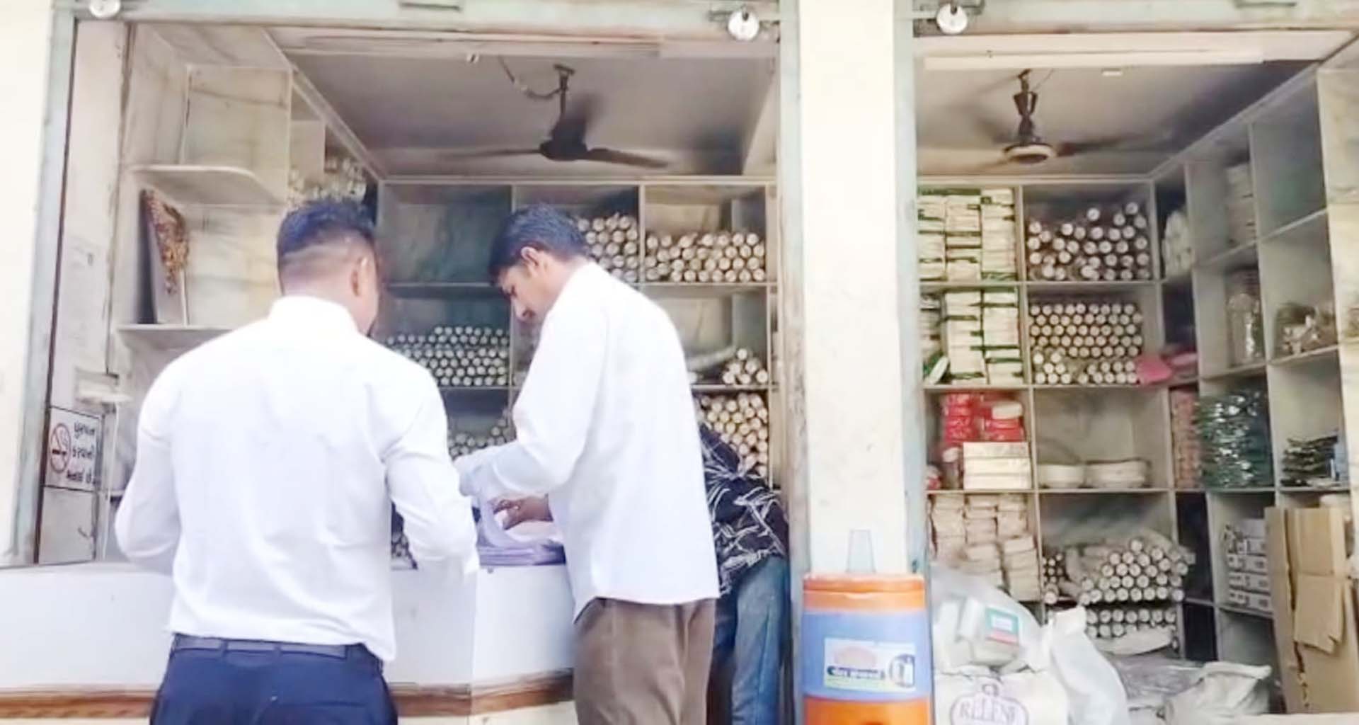 ડીસામાં લાયસન્સ અને જીએસટી વગર ફટાકડાનું બેરોકટોક વેચાણ : તંત્રનું ભેદી મૌન