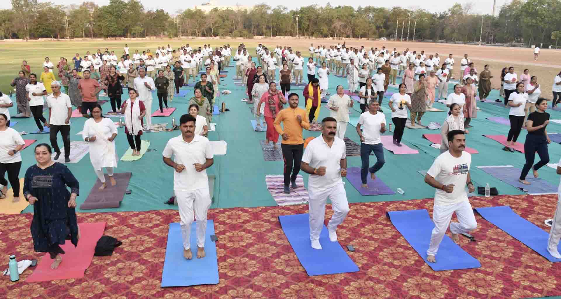 પાલનપુર ખાતે ધારાસભ્ય અનિકેતભાઇ ઠાકરના અધ્યક્ષસ્થાને યોગાભ્યાસ શિબિરનું આયોજન કરાયું