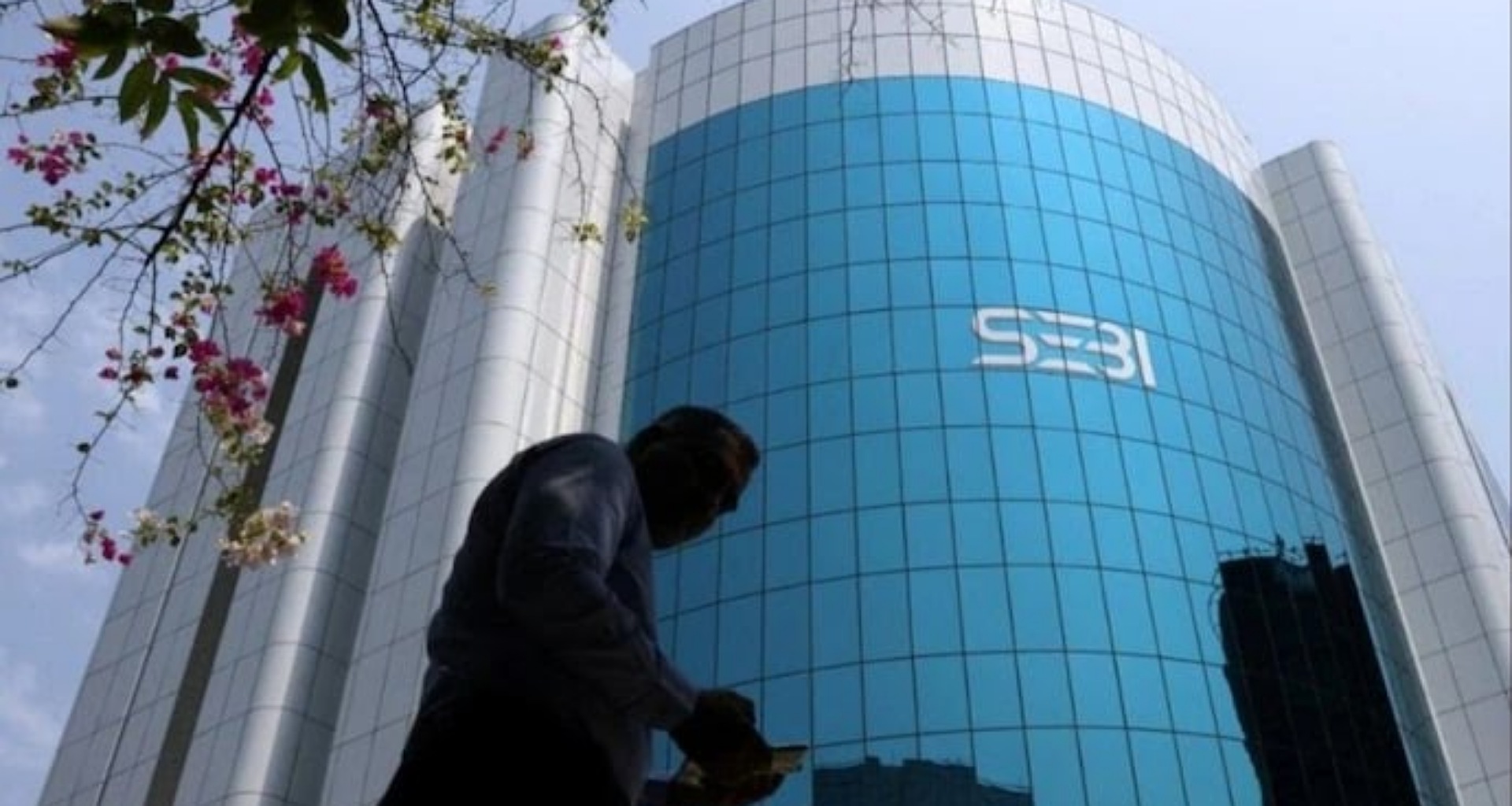 અસમાન ડેટા એક્સેસ અને દેખરેખમાં નિષ્ફળતા બદલ સેબીએ BSEને રૂ. 25 લાખનો દંડ ફટકાર્યો