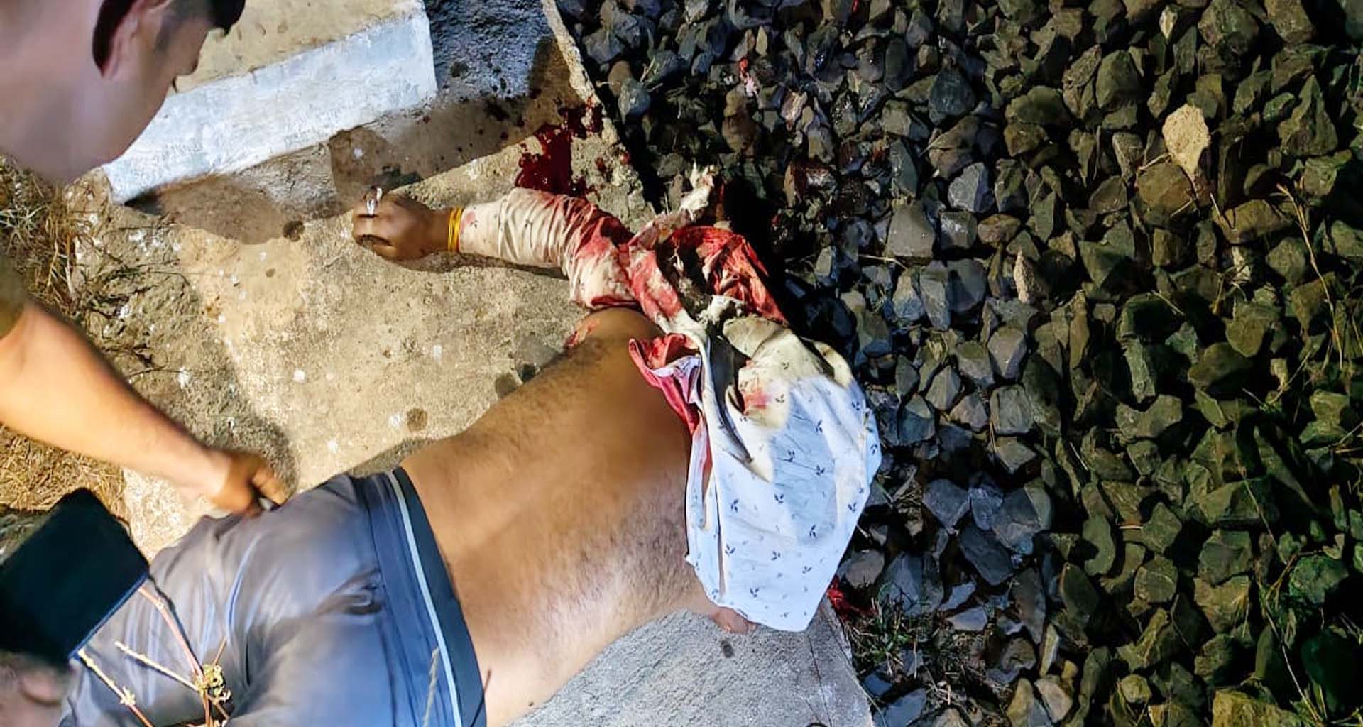 ડીસાના જુનાડીસા પાસે ટ્રેનની અડફેટે યુવકનું કમકમાટીભર્યું મોત