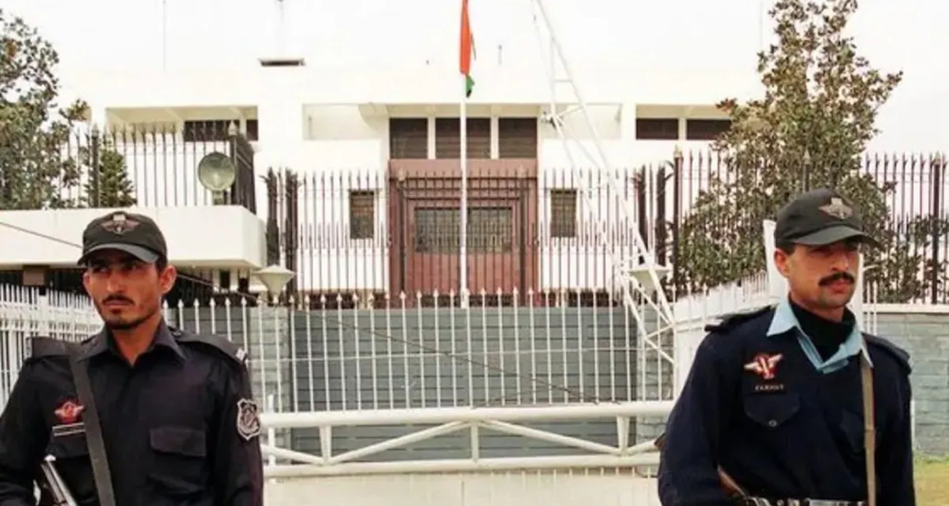 ઓપરેશન સિંદૂરથી પાકિસ્તાન ગુસ્સે થયું, ભારતીય રાજદ્વારીઓને પાણી અને ગેસનો પુરવઠો બંધ કર્યો