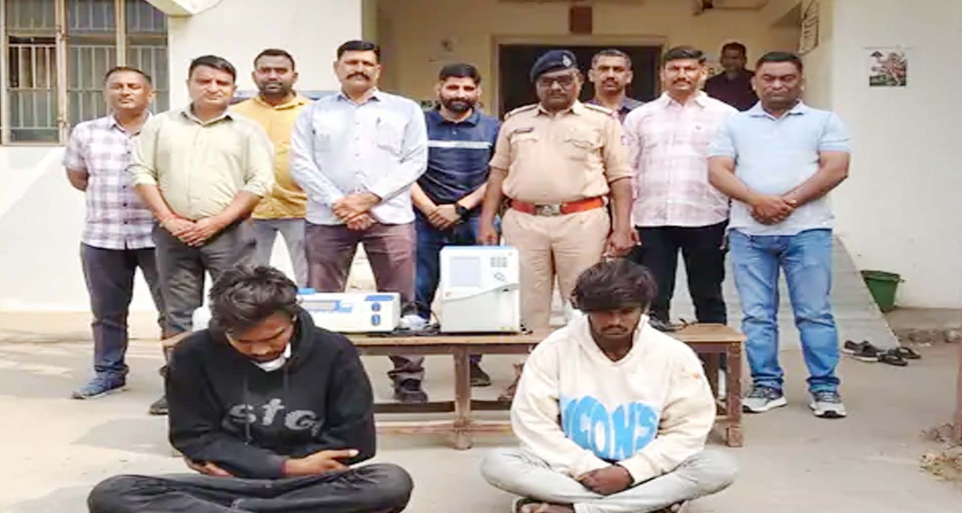 વિસનગરમાં લેબોરેટરીમાં થયેલી 6.50 લાખની ચોરીનો ભેદ ઉકેલાયો : 2 આરોપી ઝડપાયા