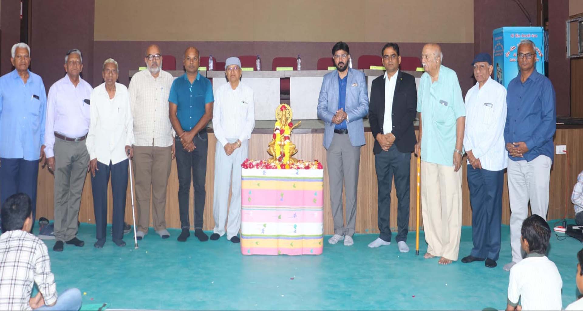 ઉંઝા ખાતે ધોરણ 10 અને ૧૨ નો વિદાય અને ઈનામ વિતરણ કાર્યક્રમ યોજાયો