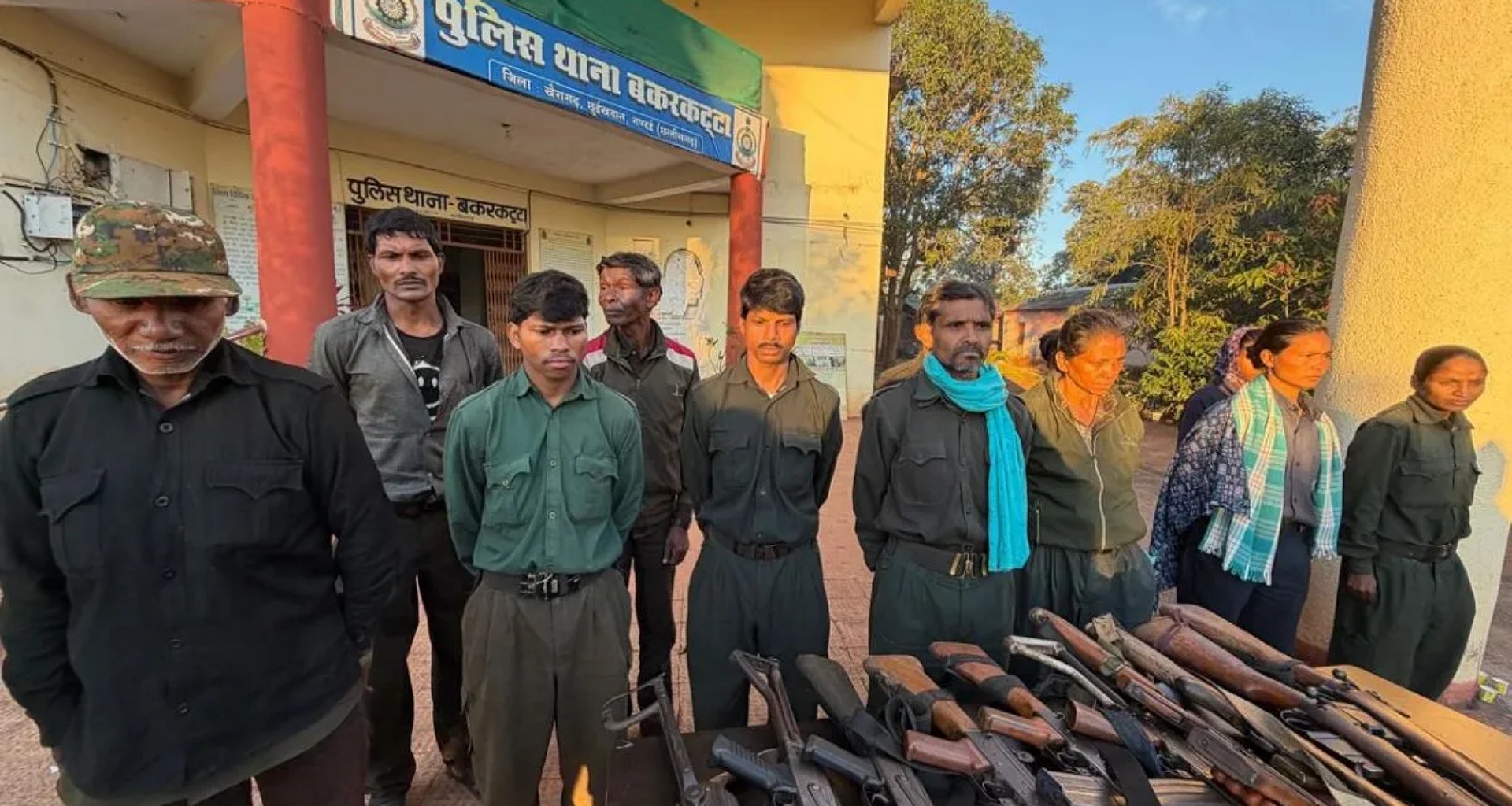 મહારાષ્ટ્ર, મધ્યપ્રદેશ, છત્તીસગઢ ઝોન નક્સલમુક્ત જાહેર; કુખ્યાત નક્સલ કમાન્ડર રામધર મજ્જીએ 11 સાથીઓ સાથે આત્મસમર્પણ કર્યુ