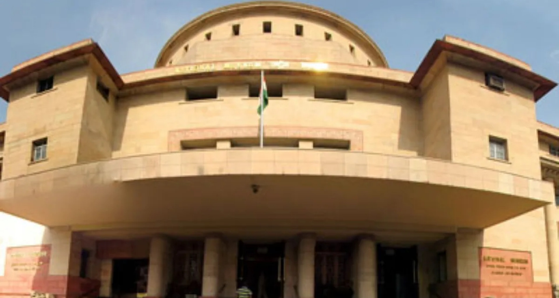 દિલ્હીના રાષ્ટ્રીય સંગ્રહાલયમાંથી 'ડાન્સિંગ ગર્લ'ની પ્રતિકૃતિ ચોરાઈ, પ્રોફેસરની ધરપકડ