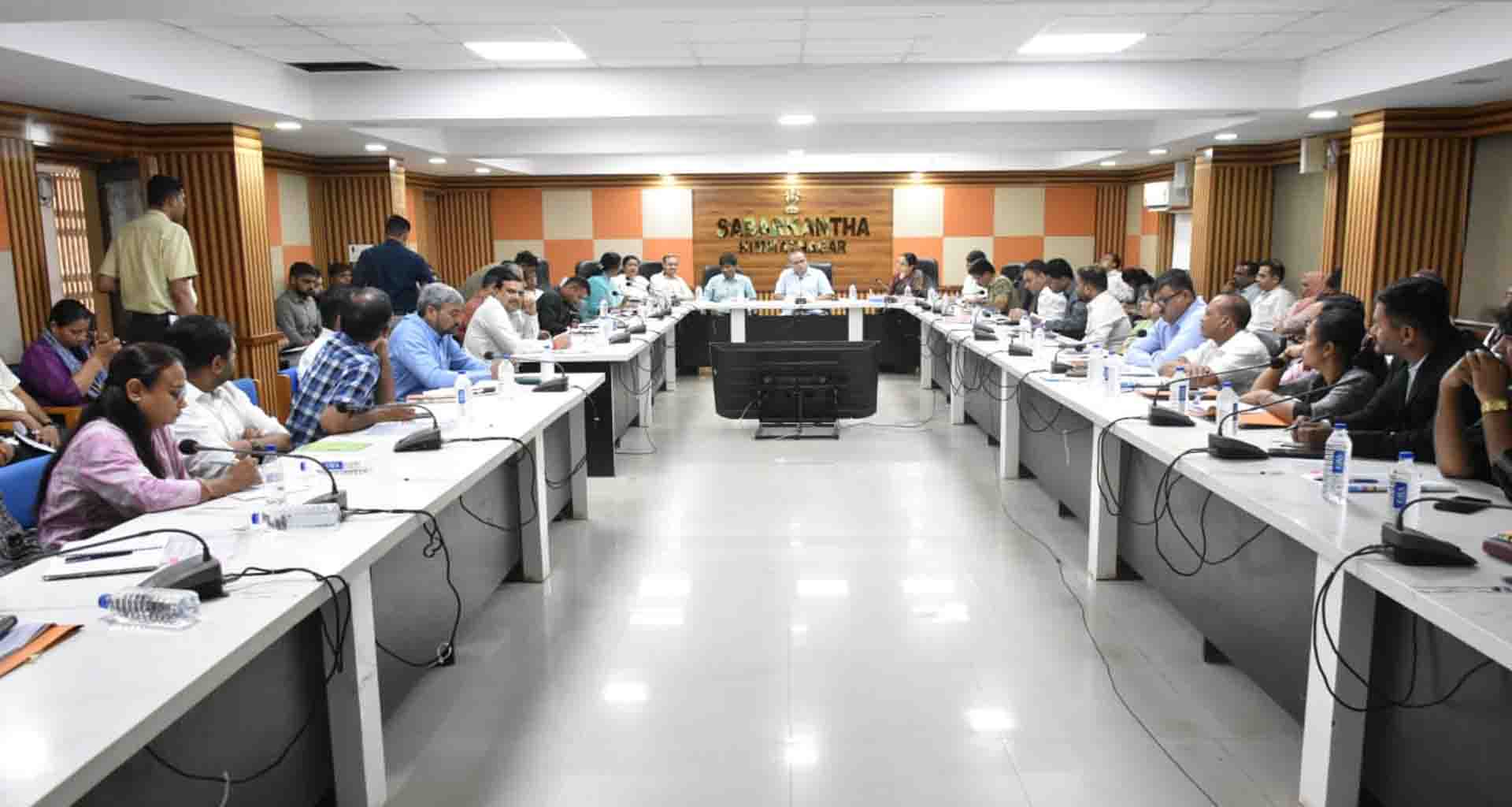 સાબરકાંઠા જિલ્લા સંકલન અને ફરિયાદ સમિતિની બેઠક યોજાઇ