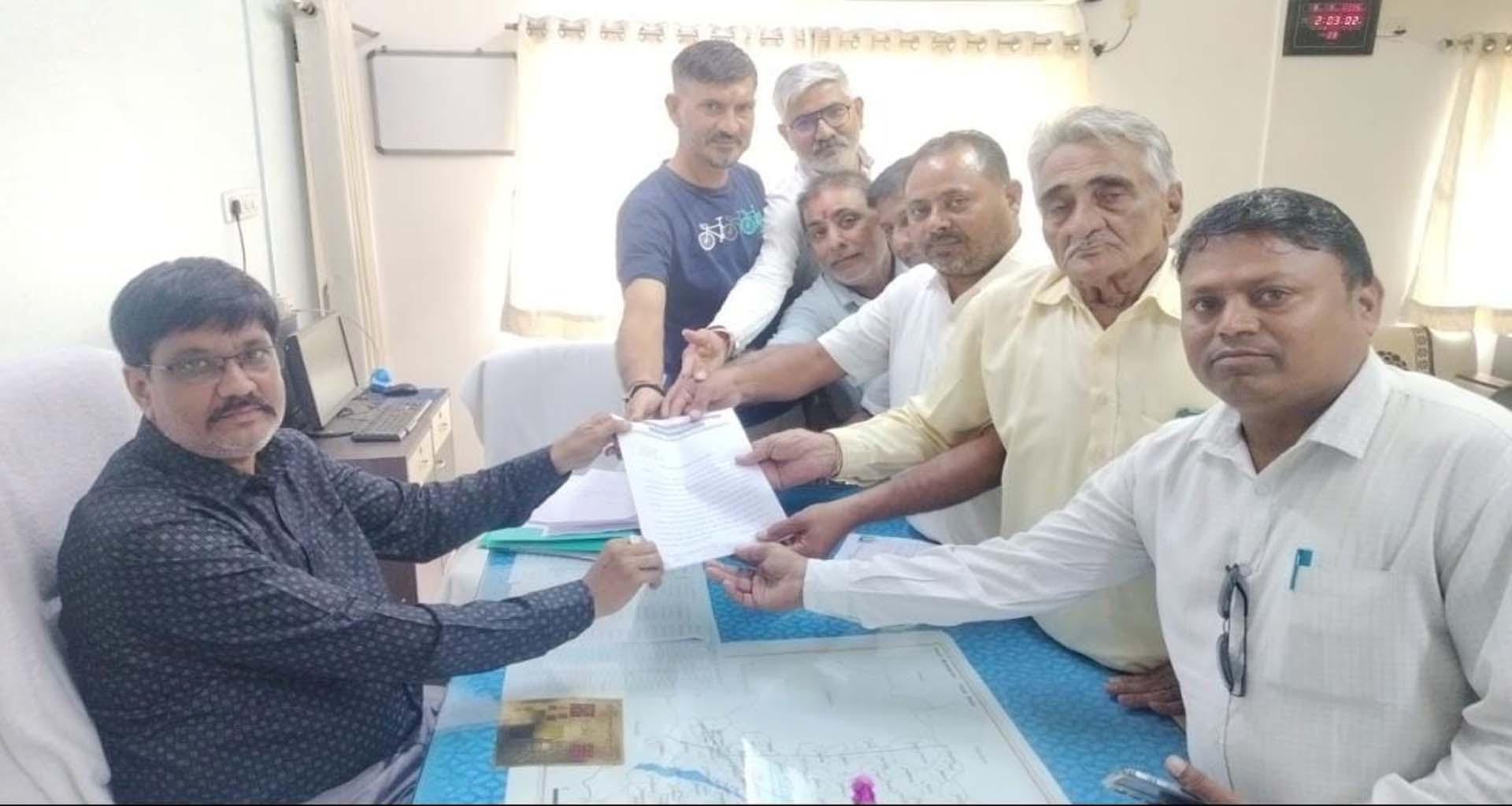 ડીસા તાલુકાના વ્યાજબી ભાવના દુકાનદારોની હડતાળ પર જવાની ચીમકી