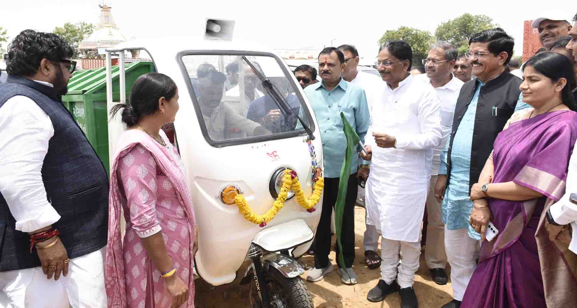 વિજાપુર ખાતે આરોગ્યમંત્રી ઋષિકેશ પટેલના હસ્તે વિશ્રામ ગૃહ અને ફાયર સ્ટેશનનું લોકાર્પણ કરાયું