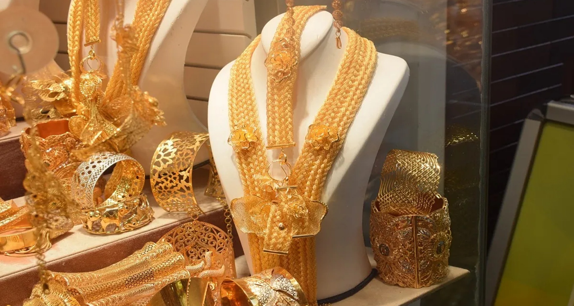 સોના અને ચાંદીના ભાવમાં ફરી ઉછાળો, જાણો મેટ્રો શહેરોમાં ભાવ