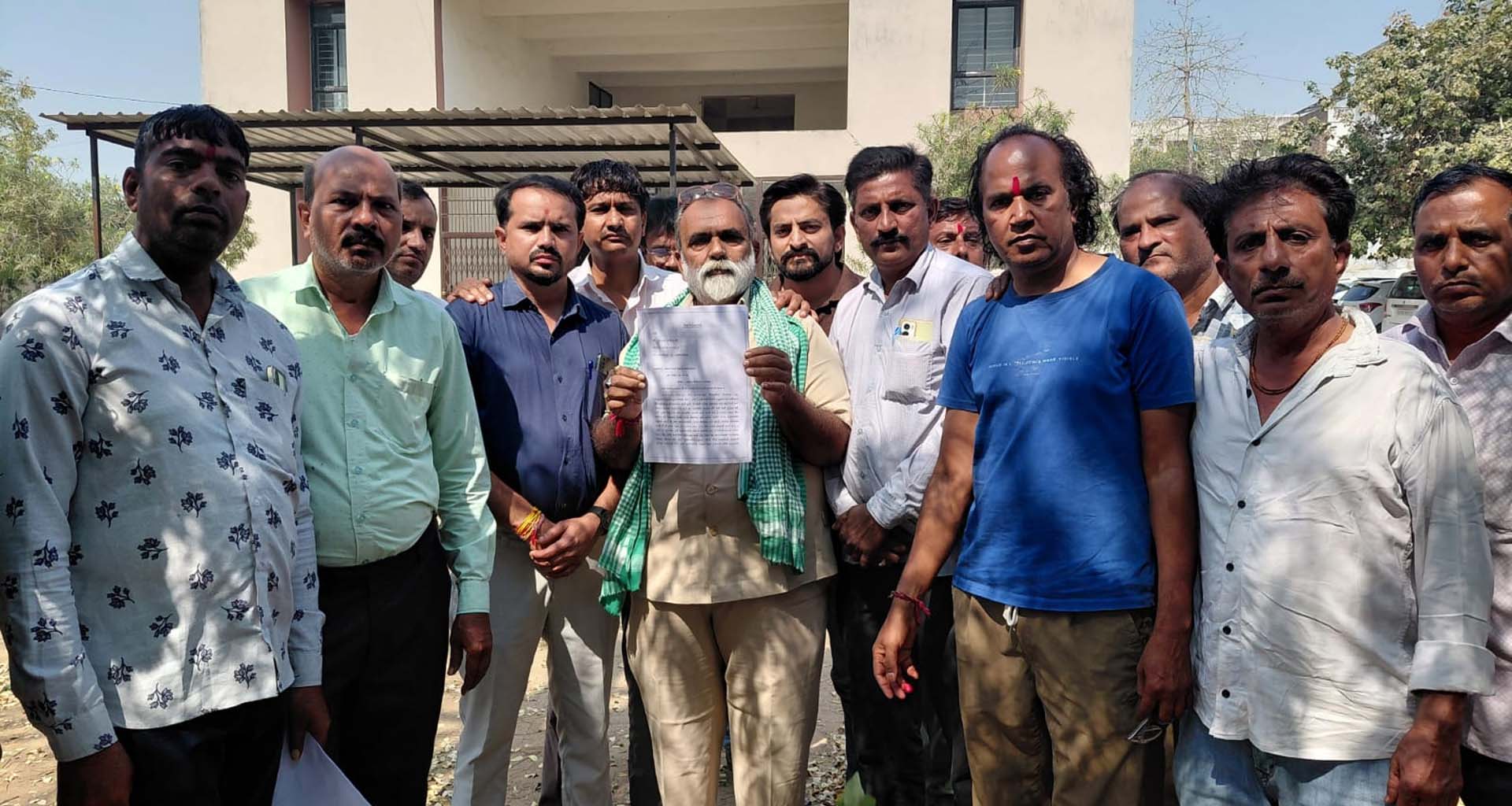 ડીસામાં નાઈ સમાજ દ્વારા રાજસ્થાનની દીકરી પર હત્યાના વિરોધમાં આવેદનપત્ર અપાયું