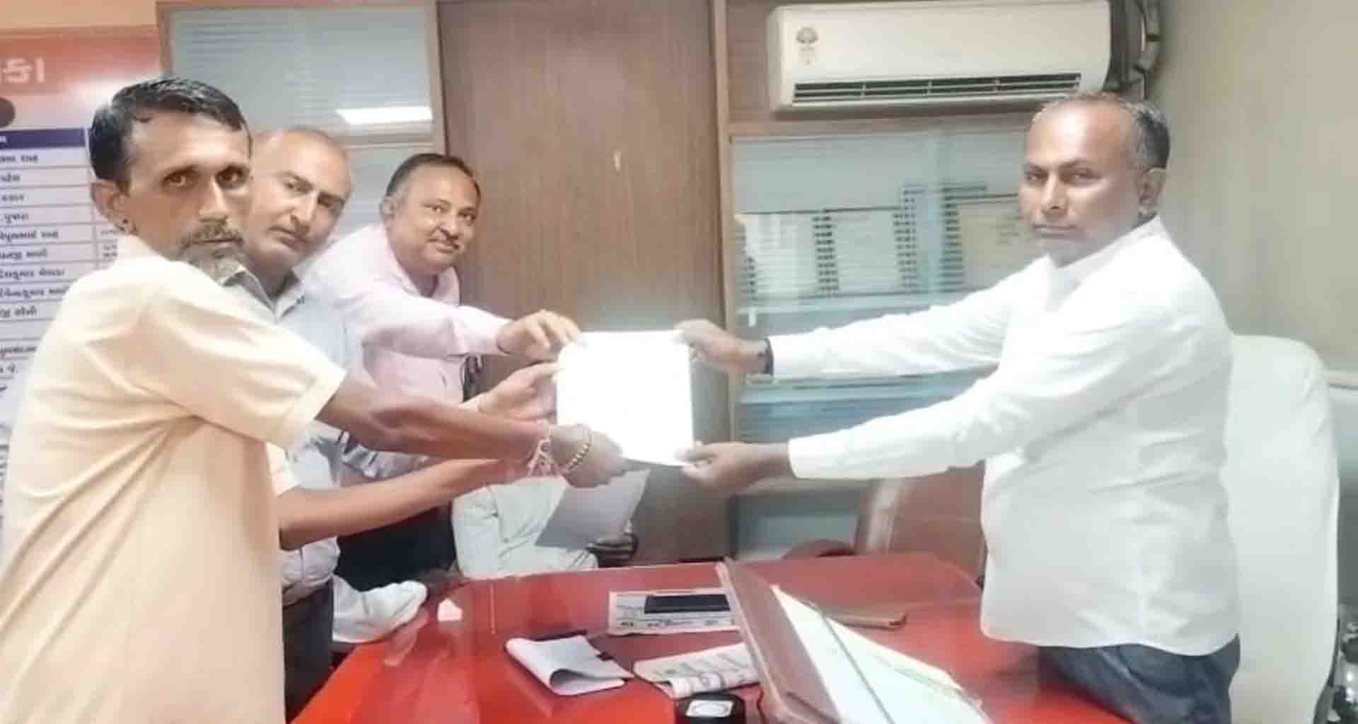 ડીસામાં પવિત્ર પર્વો દરમિયાન કતલખાના બંધ રાખવા આવેદનપત્ર અપાયું