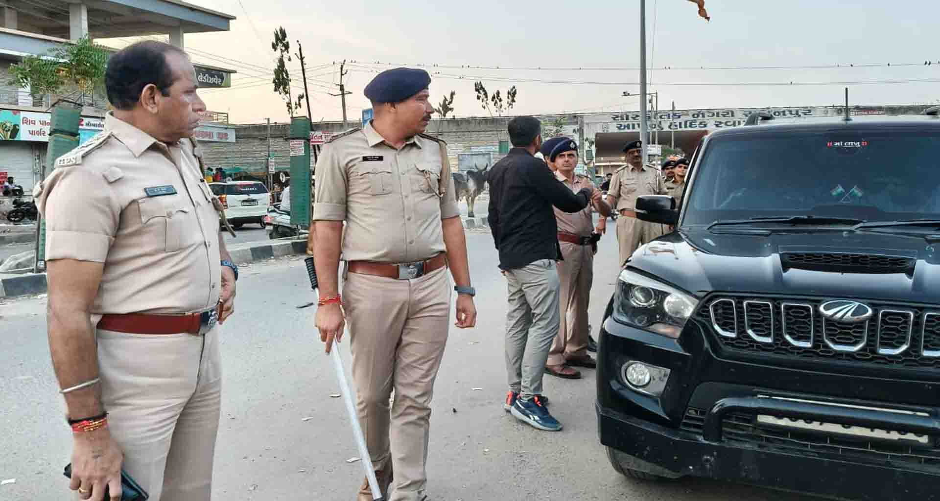 પાટણ; રાધનપુર પોલીસે તહેવારોને લઈ સ્પેશિયલ ડ્રાઇવ યોજી