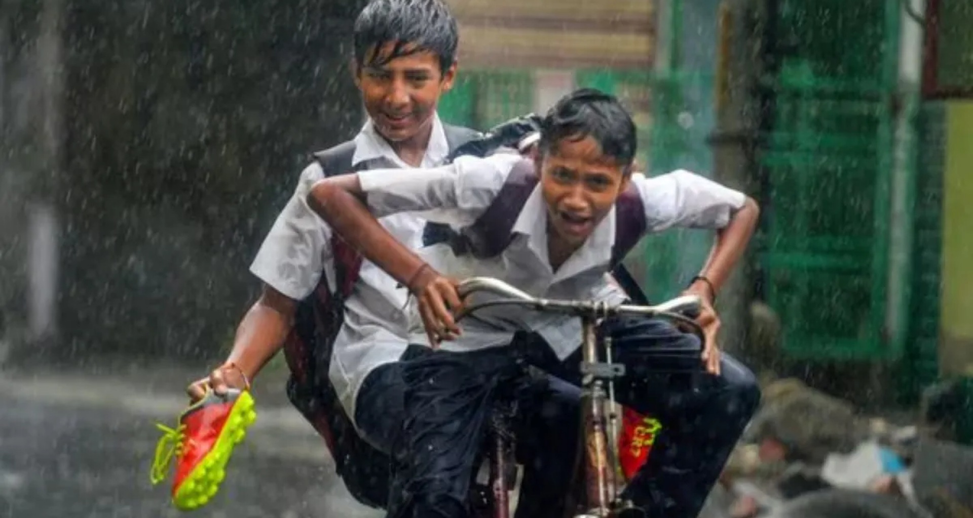 નોઈડા, ગાઝિયાબાદ, બુલંદશહેર સહિત હિમાચલના ઘણા જિલ્લાઓમાં શાળાઓ બંધ, ભારે વરસાદને કારણે આદેશ જારી