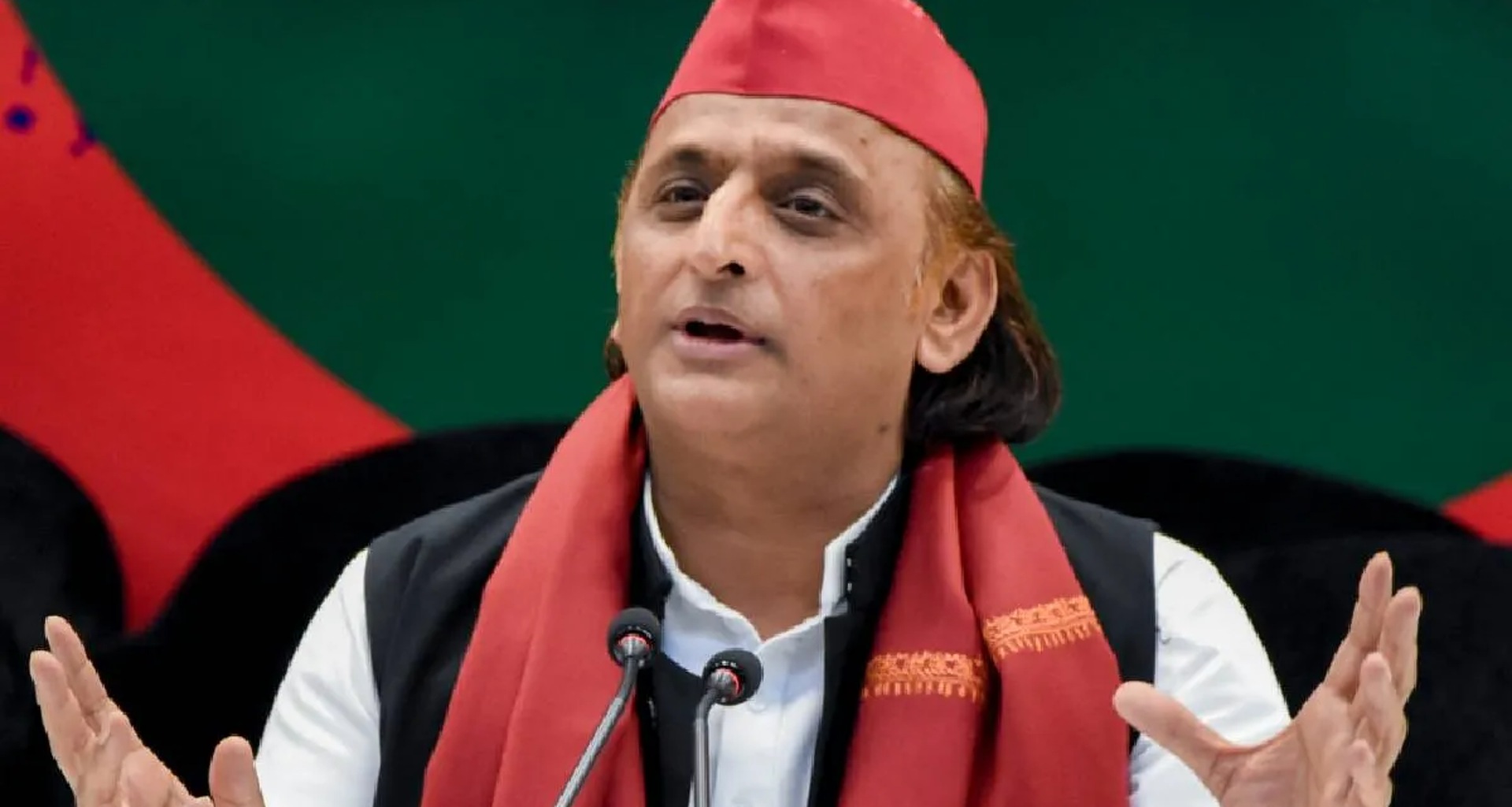 અખિલેશ યાદવે યુપીમાં એલપીજી સિલિન્ડર અને પેટ્રોલ માટે લાઈનો અંગે ટ્વીટ કરીને સરકાર પર નિશાન સાધ્યું