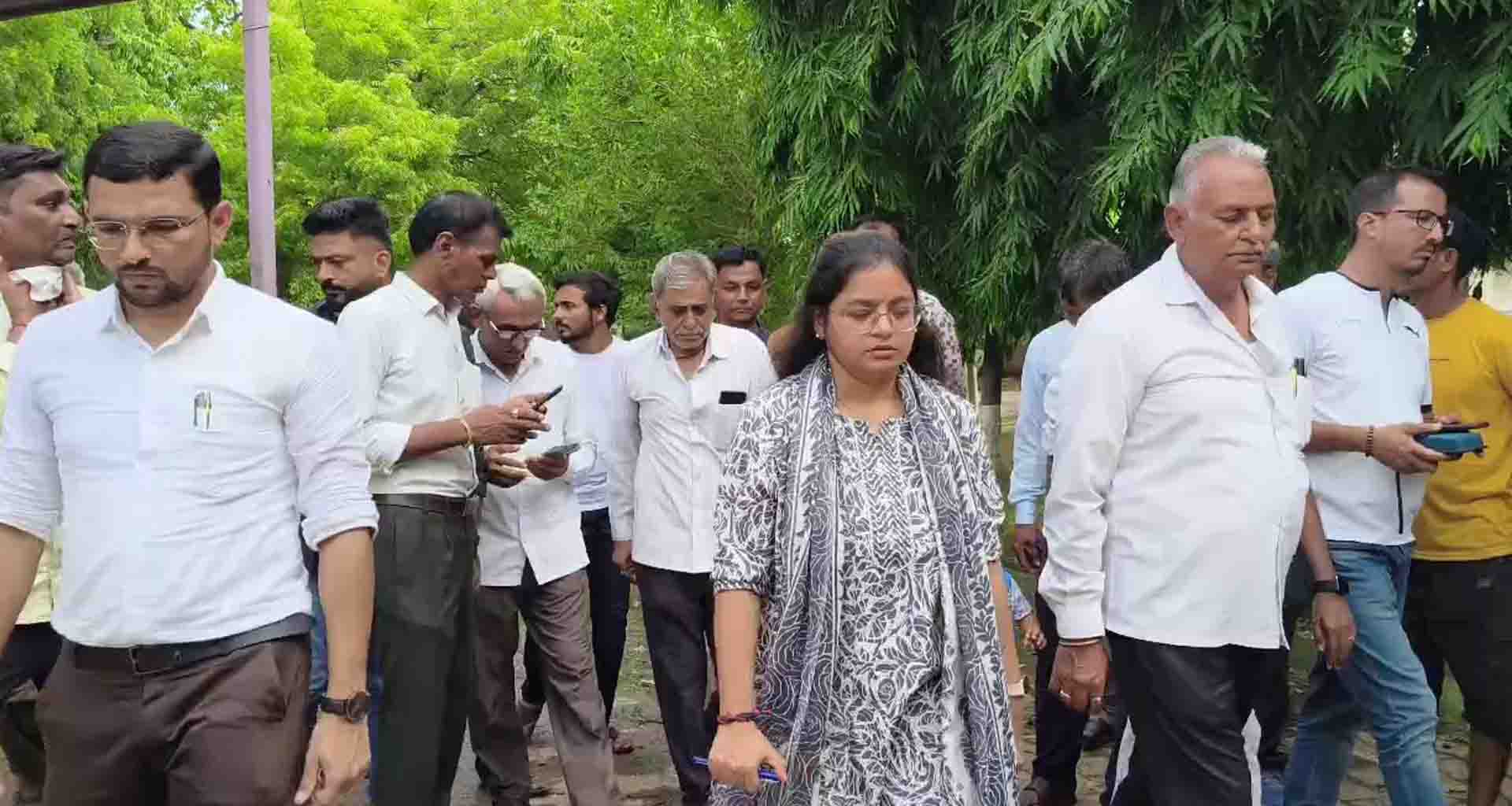 નવી ભીલડીમાં ડીસા નાયબ કલેકટરે નિચાણવાળા વિસ્તારોની મુલાકાત લીધી