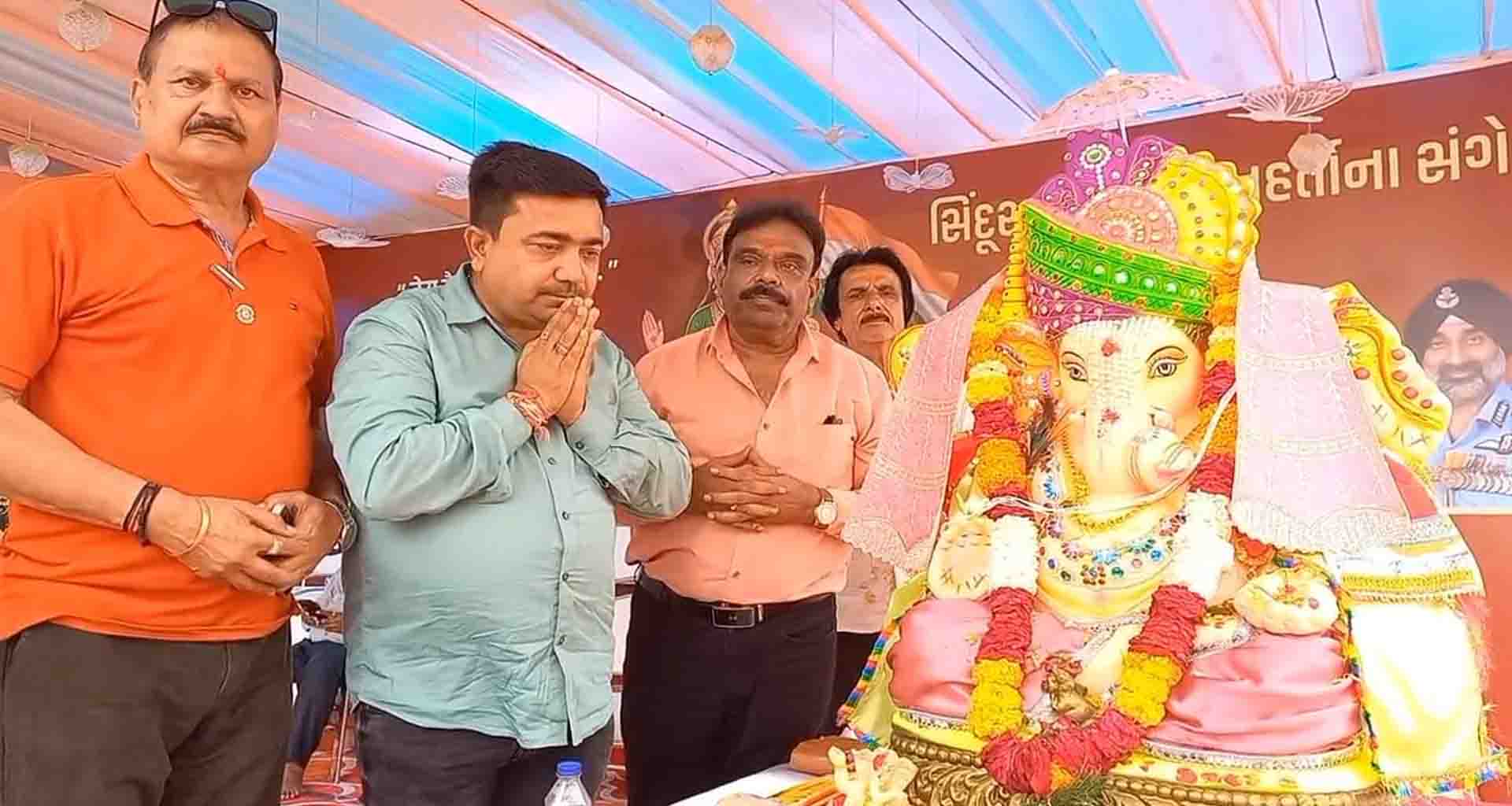 પાલનપુર; ગણેશ ઉત્સવ સમિતિ દ્વારા "ગોળાઈ કા રાજા" મહોત્સવનો શુભારંભ