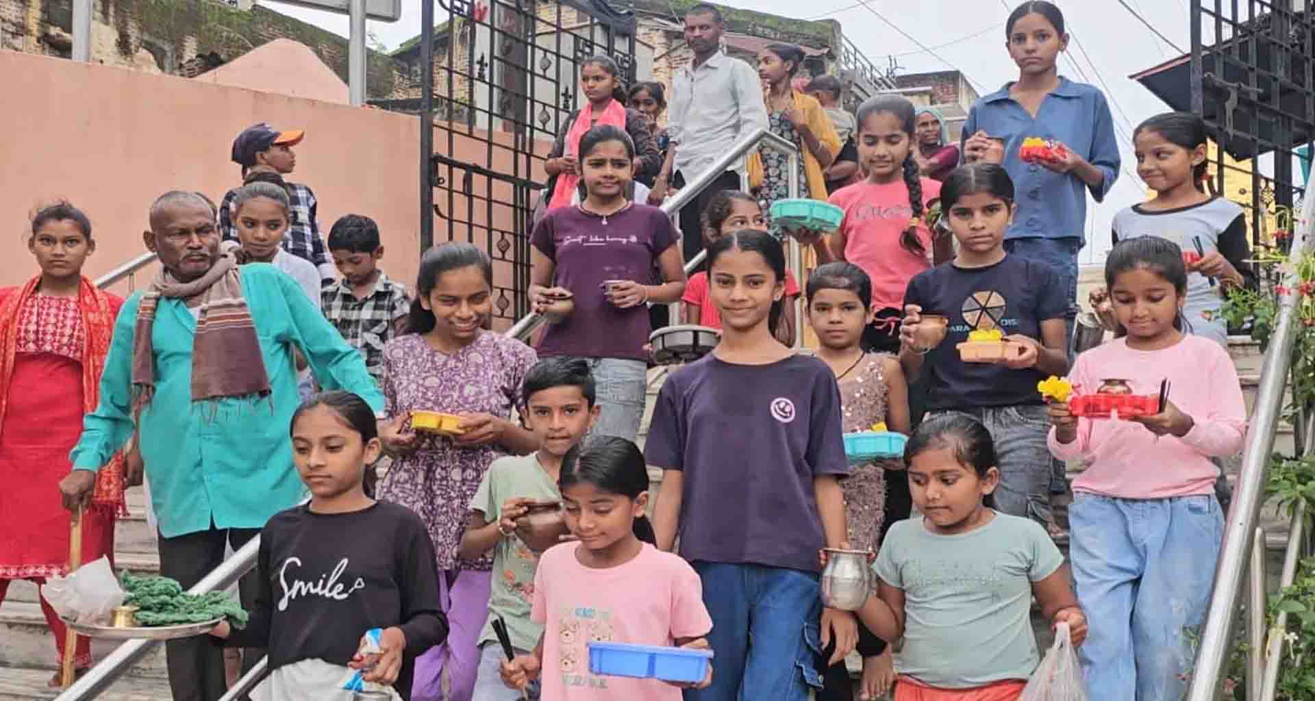 ગૌરી વ્રત; અંબાજીના માનસરોવરમાં મહાદેવજીના મંદિરે બાલિકાઓની ભીડ જોવા મળી