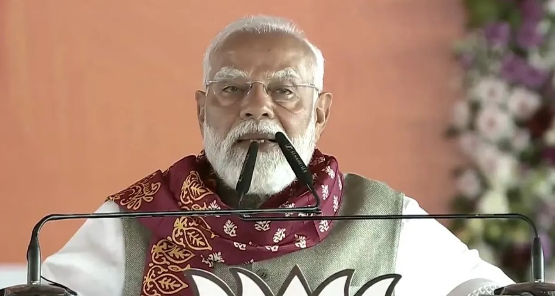 બંગાળમાં પરિવર્તનની લહેર; લોકો જંગલ રાજ બદલવા માંગે છે," સિંગુર રેલીમાં પીએમ મોદીએ ગર્જના કરી