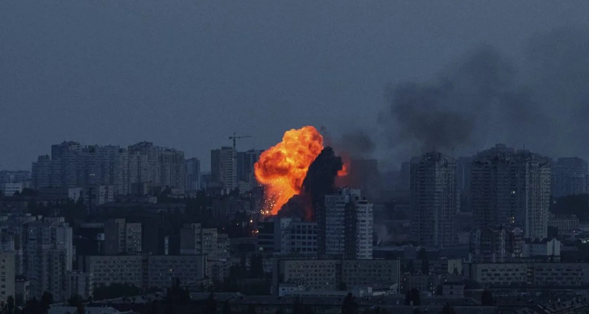 રશિયાએ યુક્રેન પર અત્યાર સુધીનો સૌથી મોટો હવાઈ હુમલો કર્યો, એક જ રાતમાં 728 ડ્રોન અને 13 મિસાઇલોથી હુમલો કર્યો