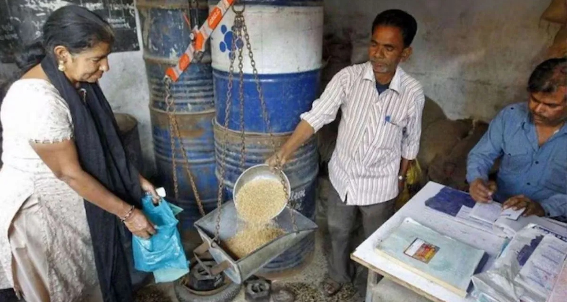 રાજ્યમાં લગભગ 17,000 રેશનની દુકાનો બંધ, જાણો આ પાછળનો કારણ....