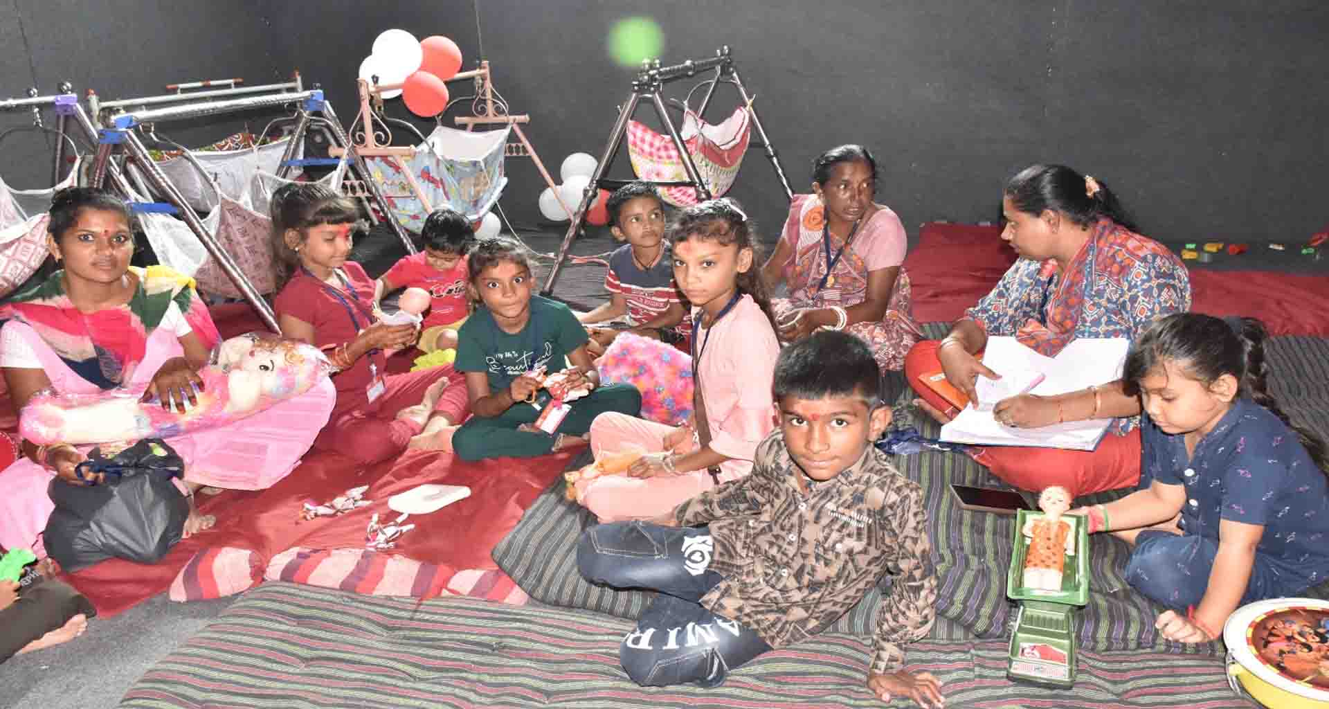 બાળ સહાયતા કેન્દ્ર દ્વારા વિખુટા પડેલા-ગુમ થયેલા ૮૨ જેટલાં બાળકોનું પુનઃમિલન કરાયું