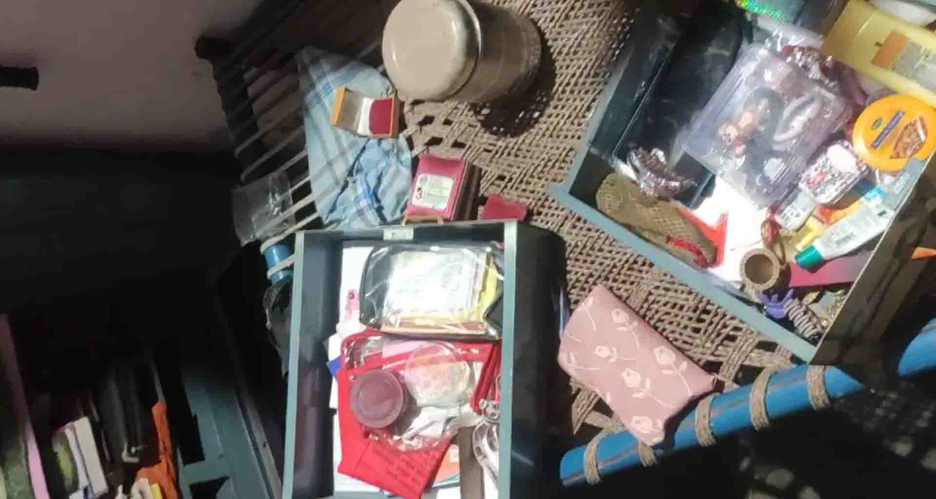 બનાસકાંઠા ના બોર્ડર ઉપર આવેલ ગામ ના બે મકાન માં તસ્કરો ત્રાટકયા