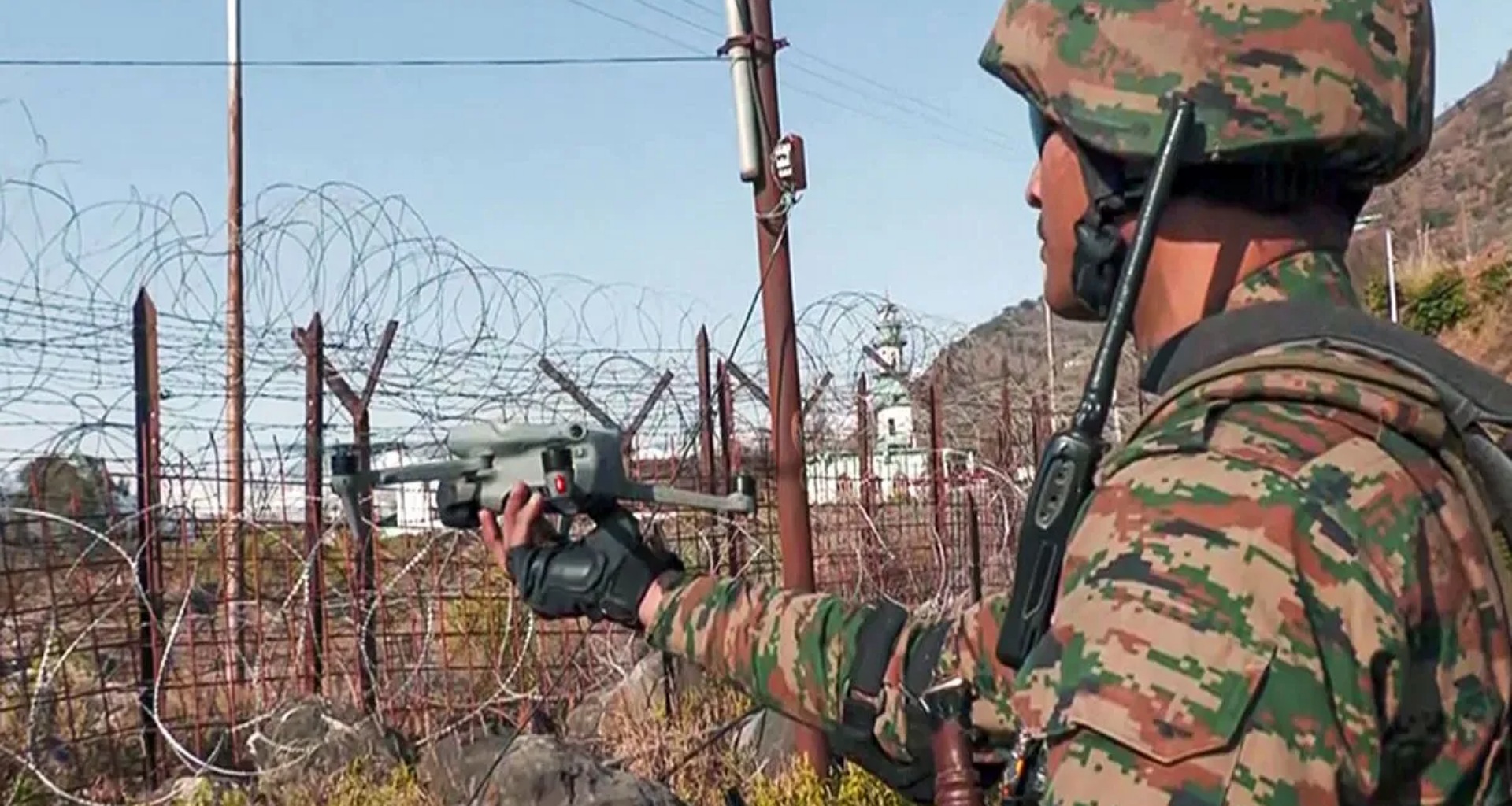 જમ્મુ અને કાશ્મીરના બસંતગઢમાં સુરક્ષા દળો અને આતંકવાદીઓ વચ્ચે અથડામણ