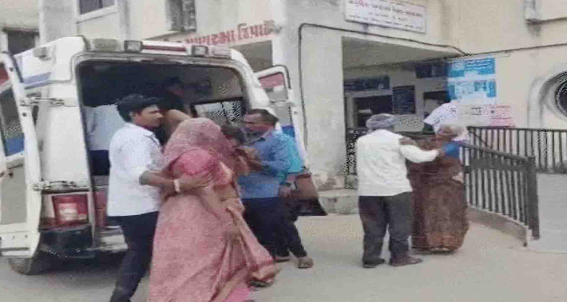 ચાણસ્માના વડાવલી ગામે પ્રેમલગ્ન બાબતે ધમકી મળતા એક જ પરિવારના 4 લોકોએ ઝેરી દવા ગટગટાવી