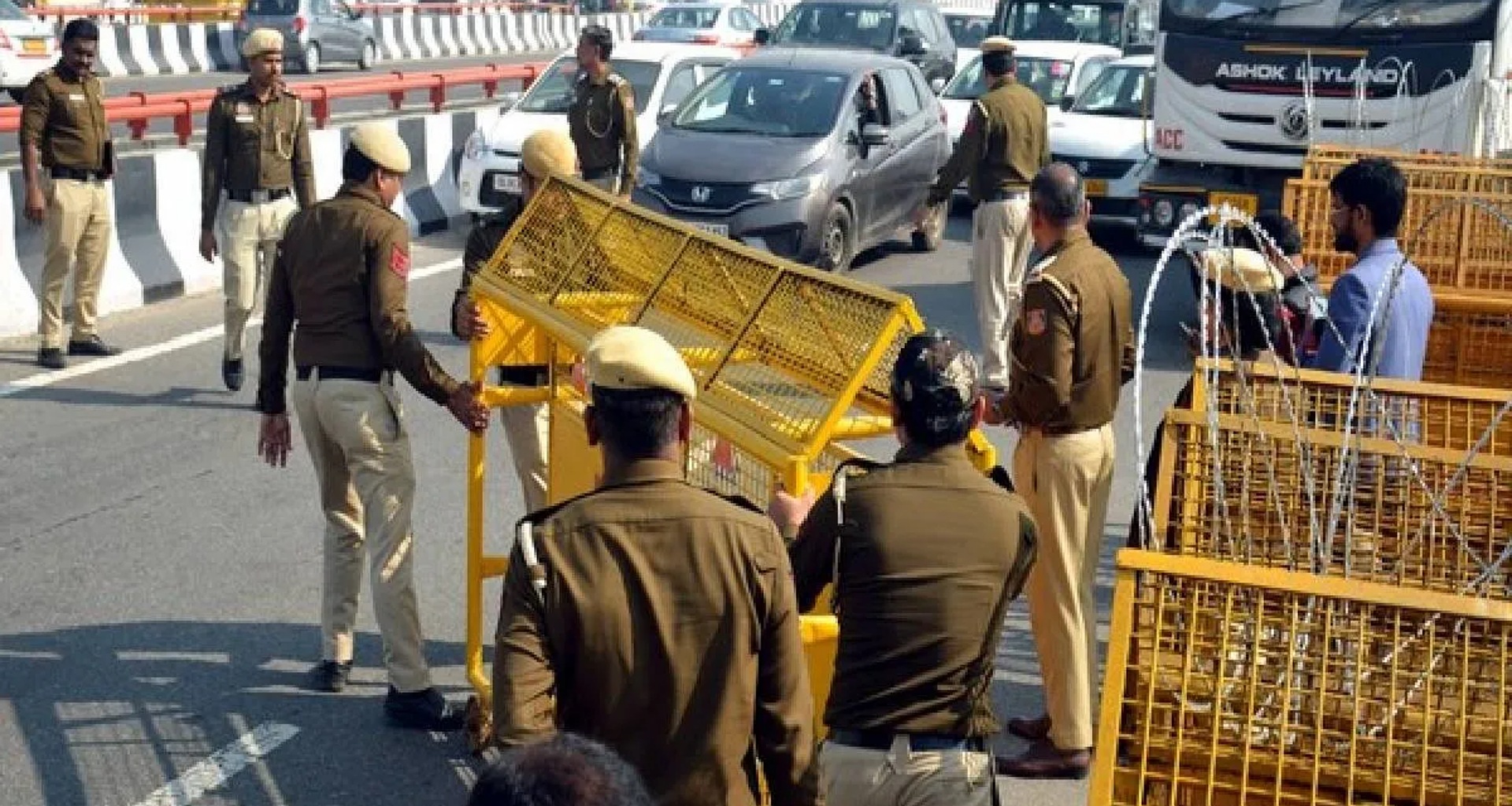 શુક્રવારે દિલ્હીમાં પ્રજાસત્તાક દિવસનું ફુલ ડ્રેસ રિહર્સલ; આ રસ્તાઓ ટાળો, રૂટ ડાયવર્ટ કરવામાં આવશે