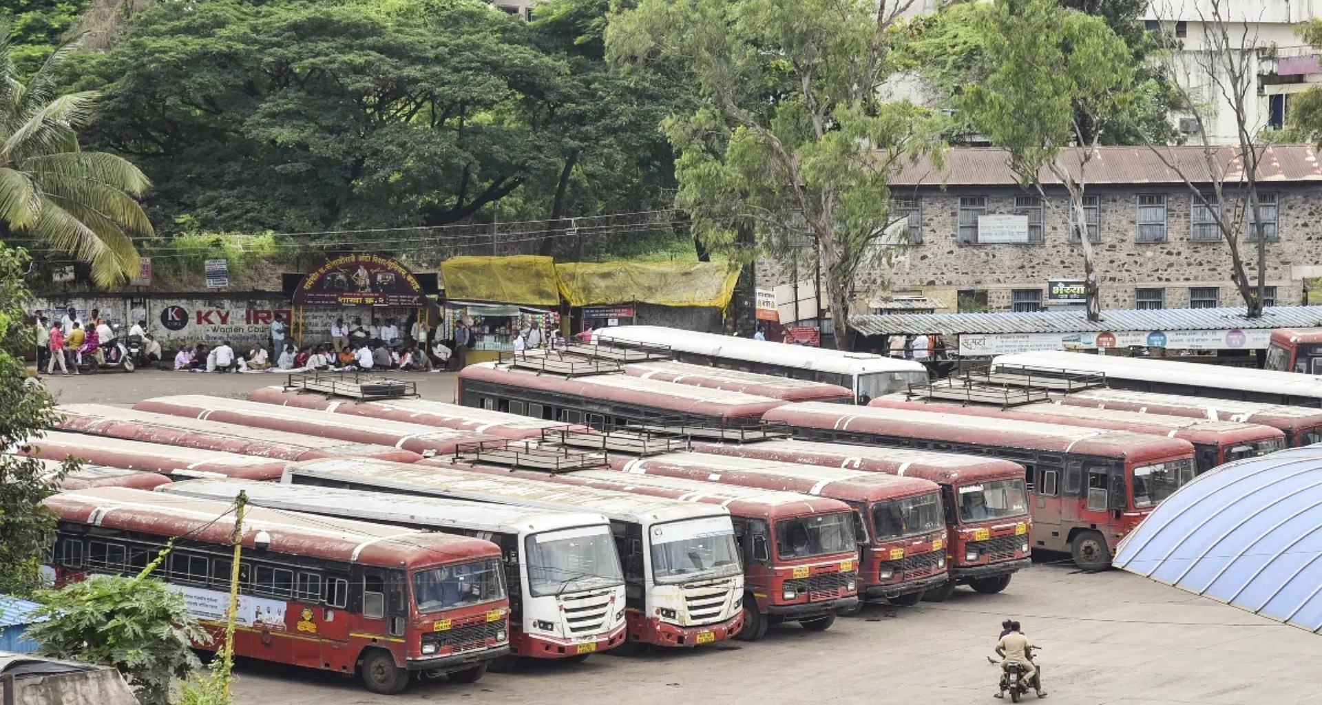 આ રાજ્યમાં બસો બંધ, ડ્રાઇવરથી લઈને કંડક્ટર સુધીના બધા કર્મચારીઓ હડતાળ પર છે, જાણો શું છે માંગ?