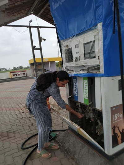 રાજ્યના તોલમાપ તંત્ર દ્વારા વિશેષ ડ્રાઈવના ભાગરૂપે તમામ 33 જિલ્લાના શહેરો- હાઈવે પર આવેલા 267 પેટ્રોલ-ડિઝલ પંપ ઉપર રાજ્યવ્યાપી દરોડા