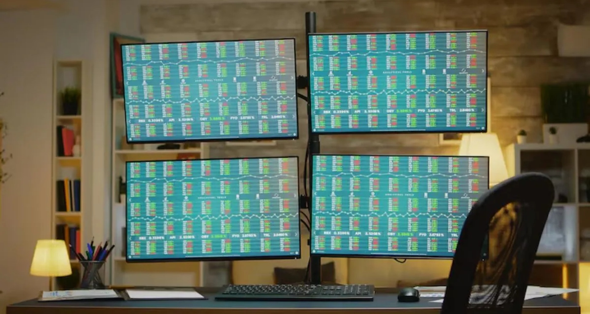 શેરબજારમાં સતત બીજા દિવસે તીવ્ર ઘટાડો, સેન્સેક્સમાં 436 પોઈન્ટ અને નિફ્ટીમાં 121 પોઈન્ટનો ઘટાડો થયો