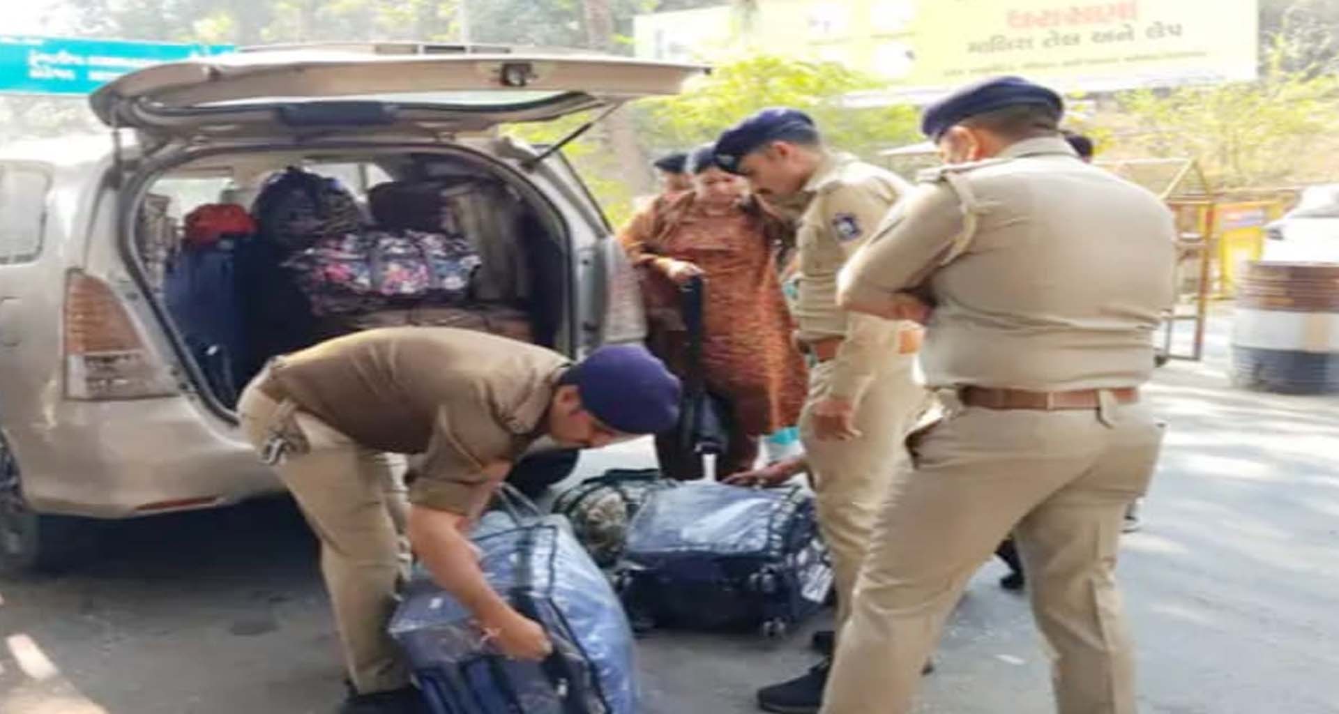 વાવ-થરાદ અને બનાસકાંઠા જિલ્લાની બોર્ડરો સહિત ઠેરઠેર પોલીસ ખડેપગે તૈનાત