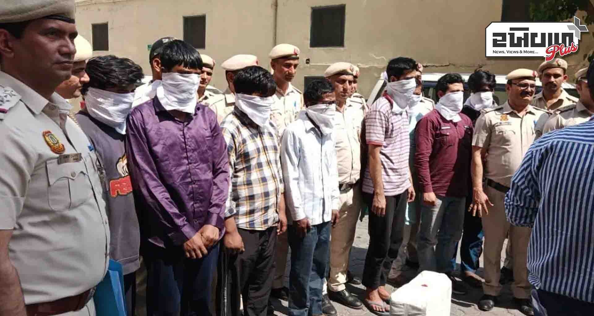 દિલ્હી; બાંગ્લાદેશીઓને સ્થાયી કરવામાં સંડોવાયેલી ગેંગનો પર્દાફાશ, 18 બાંગ્લાદેશીઓ અને 8 ભારતીયોની ધરપકડ