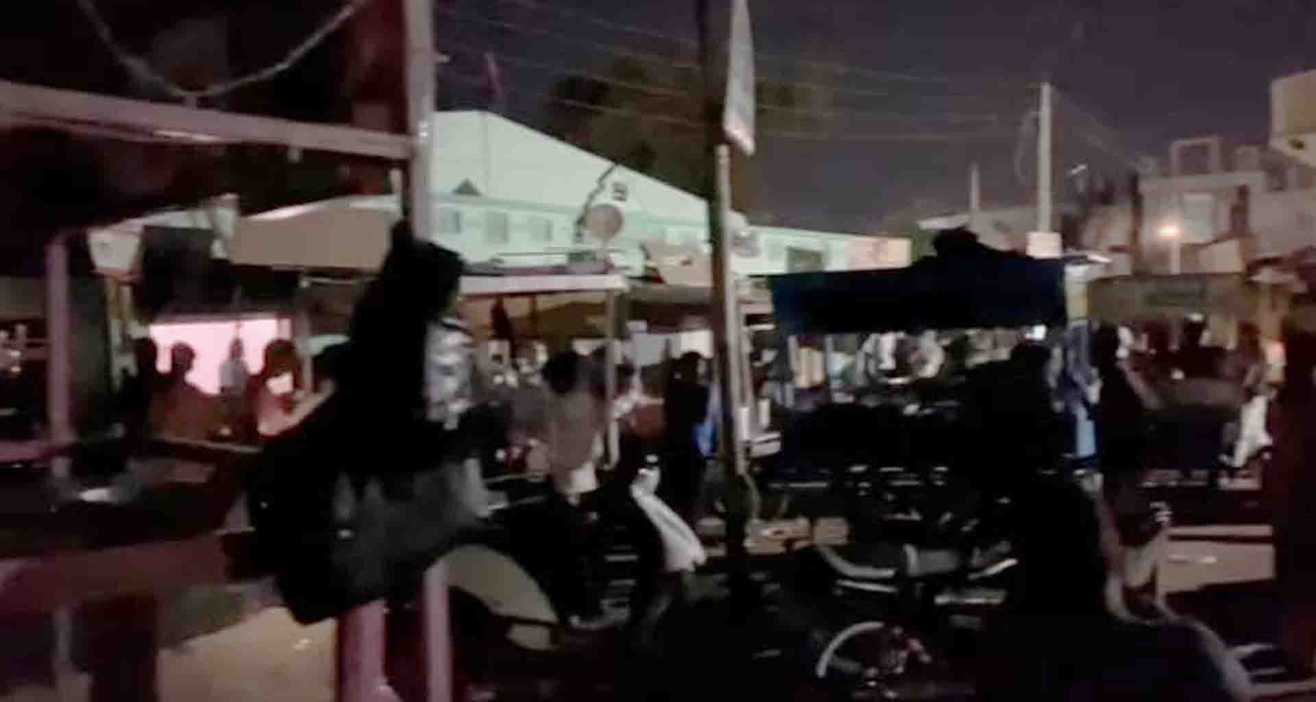 ડીસામાં મુસ્લિમ સમાજે લાઈટો બંધ રાખી શાંત વિરોધ સરકાર સામે વ્યક્ત કર્યો