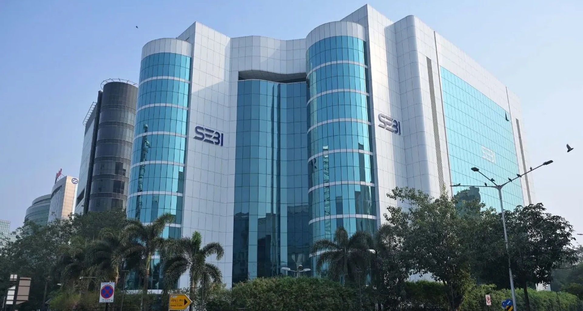 સેબીએ 3 દાયકા જૂના શેરબ્રોકિંગ નિયમોમાં નોંધપાત્ર ફેરફારો કર્યા, ઘણા મોટા સુધારાઓને પણ મંજૂરી આપી