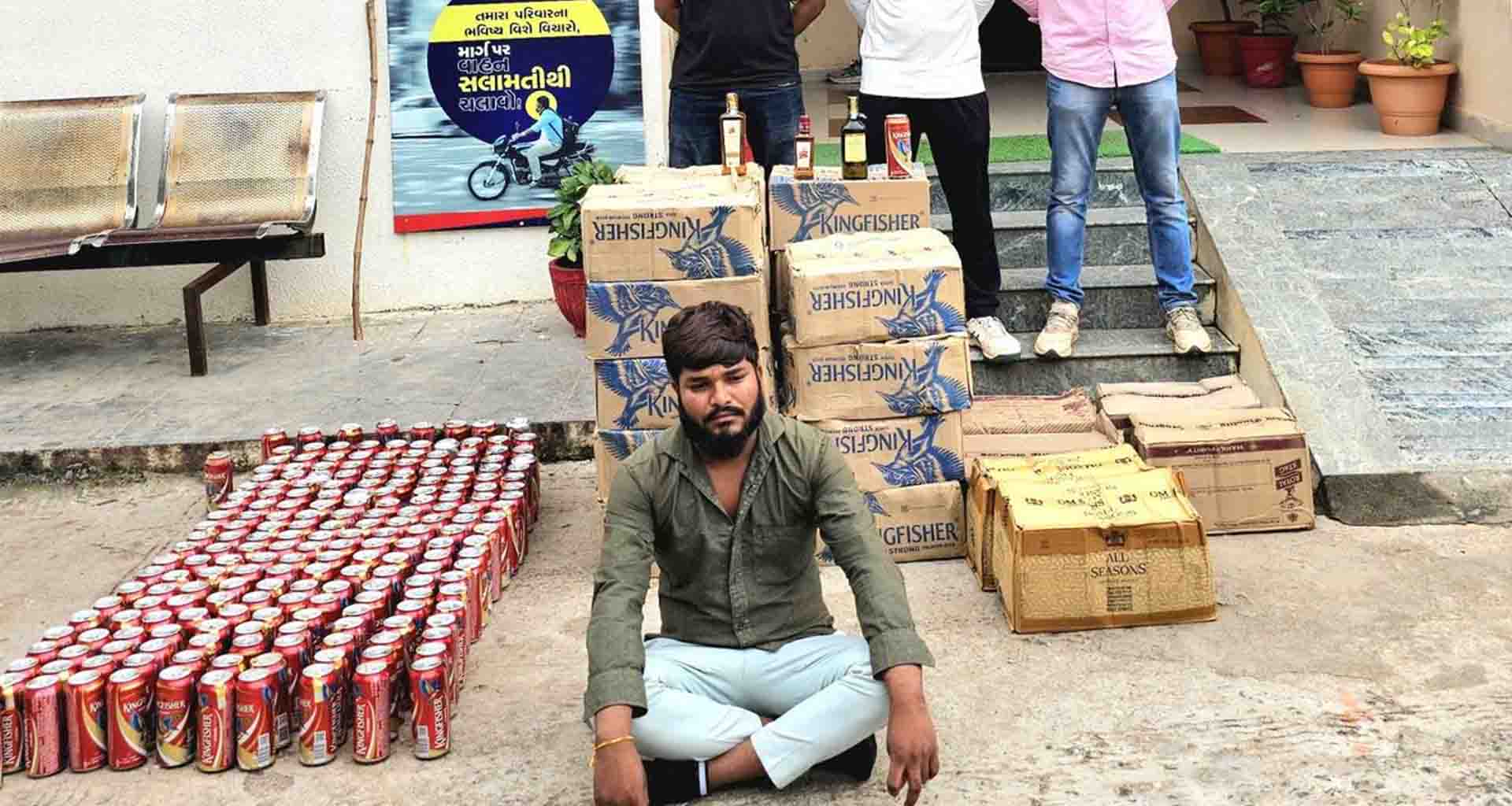 અમીરગઢ; એલસીબી પોલીસે હોન્ડાસીટી કારમાંથી વિદેશી દારૂ ઝડપી પાડ્યો