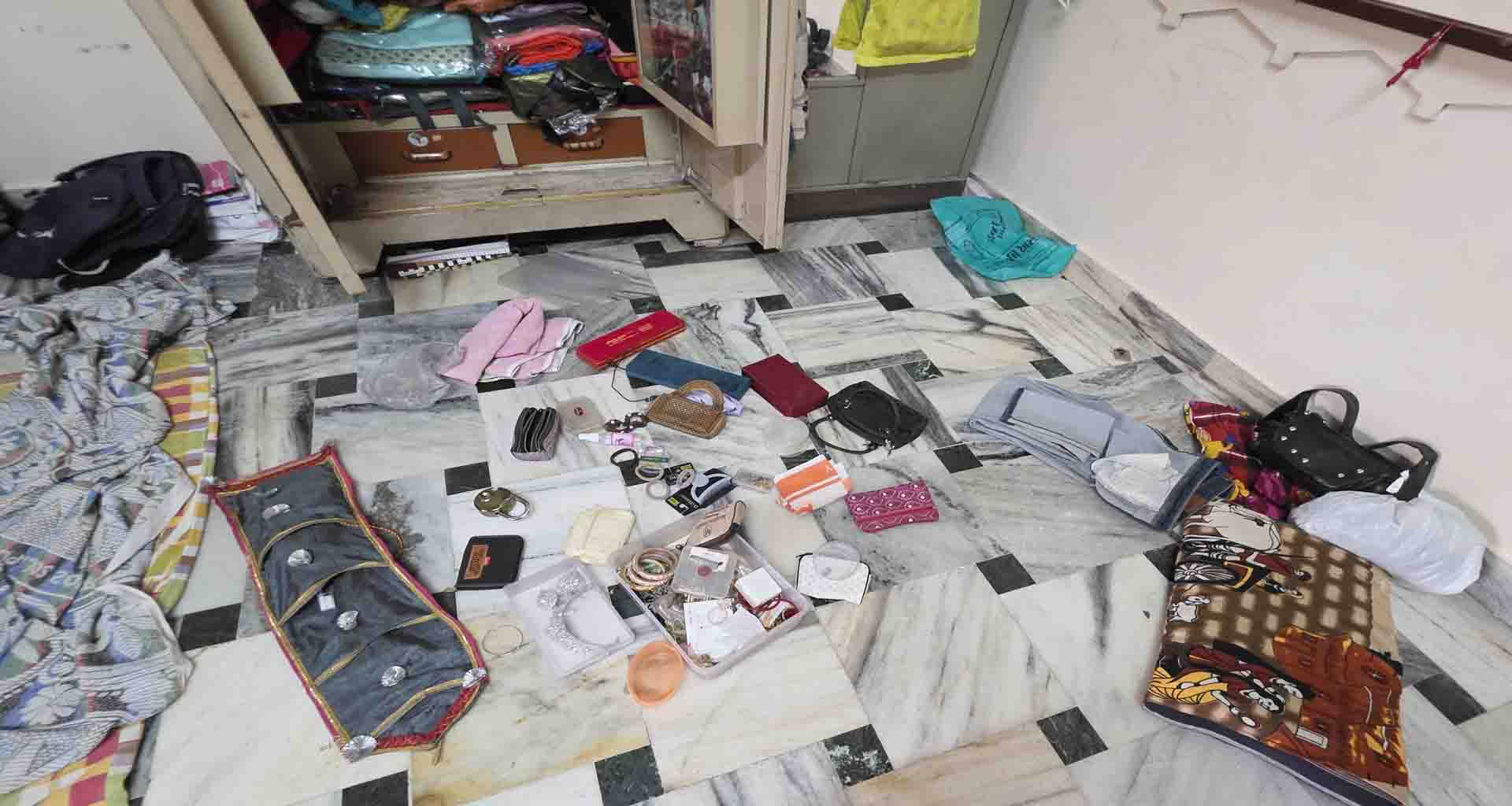 સાબરકાંઠા; પરિવાર ધાર્મિક પ્રવાસે ગયો અને સોના-ચાંદીના દાગીનાની ચોરી