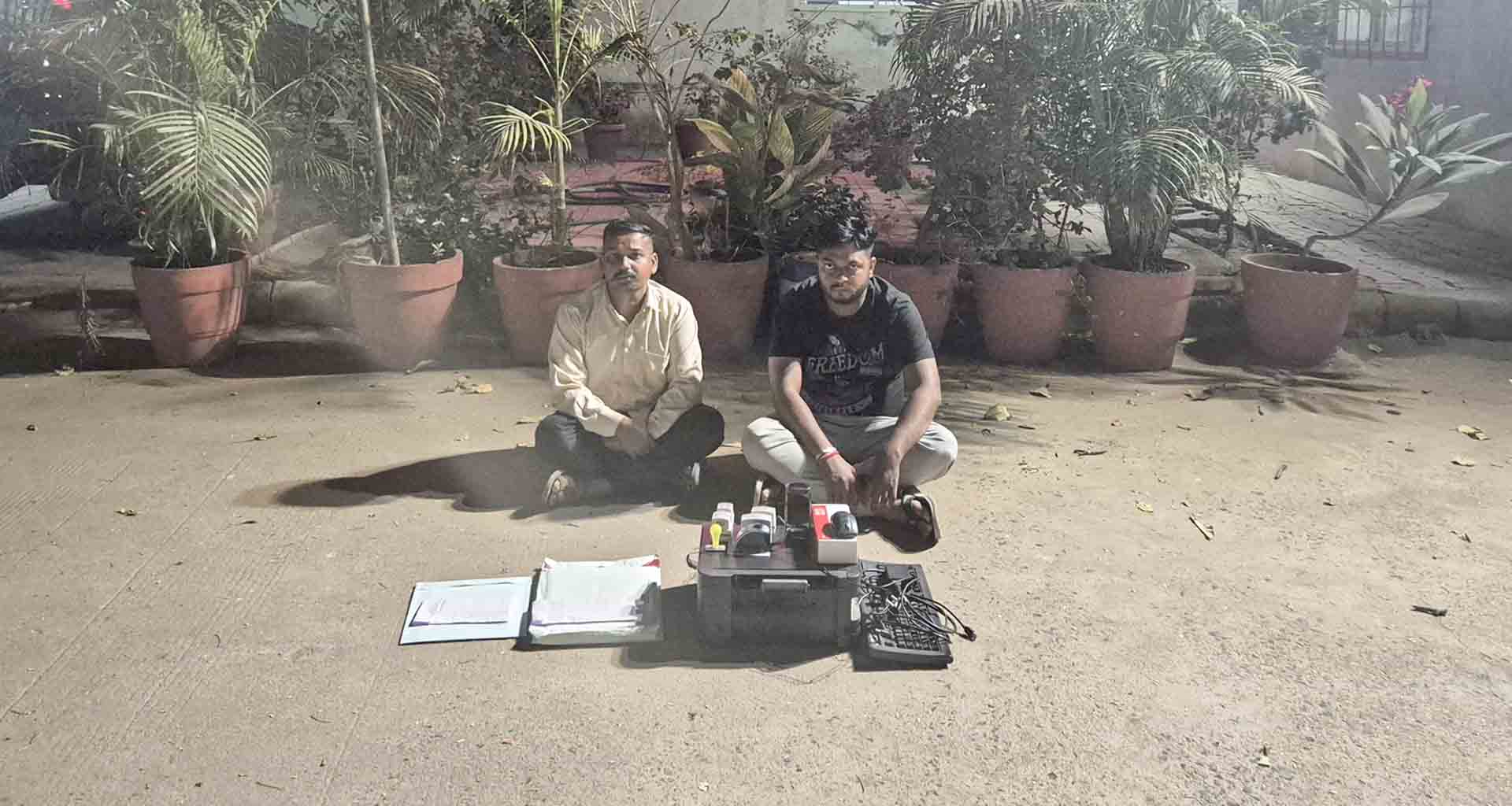 સાબરકાંઠા LCBની લાલ આંખ: મામલતદાર અને નગરપાલિકાના નકલી સિક્કા સાથે બે આરોપીઓ જેલહવાલે