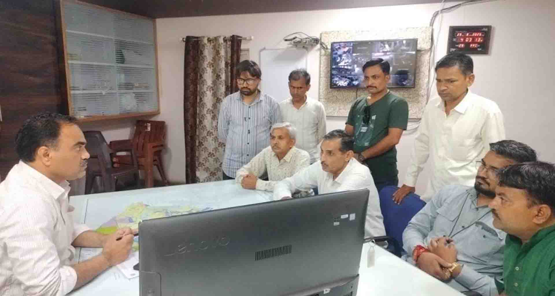 ડીસાની ચામુંડા સોસાયટીના રહીશોની નગરપાલિકામાં ઉગ્ર રજુઆત