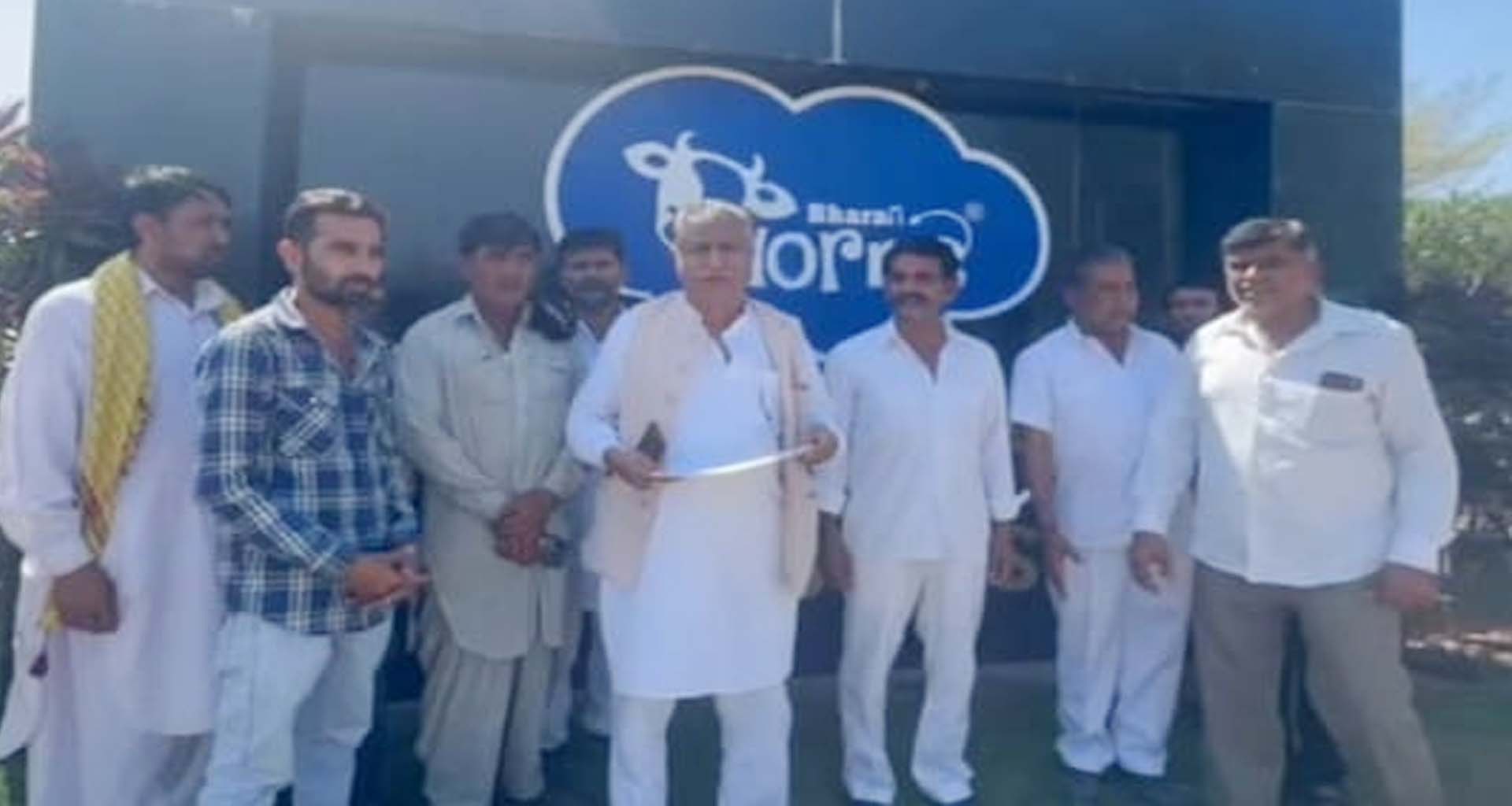 મહેસાણાની ભારત ડેરીમાં કચ્છના પશુપાલકોના ધામા; ન્યાયની માંગ સાથે આંદોલન અને ઉપવાસની ચીમકી