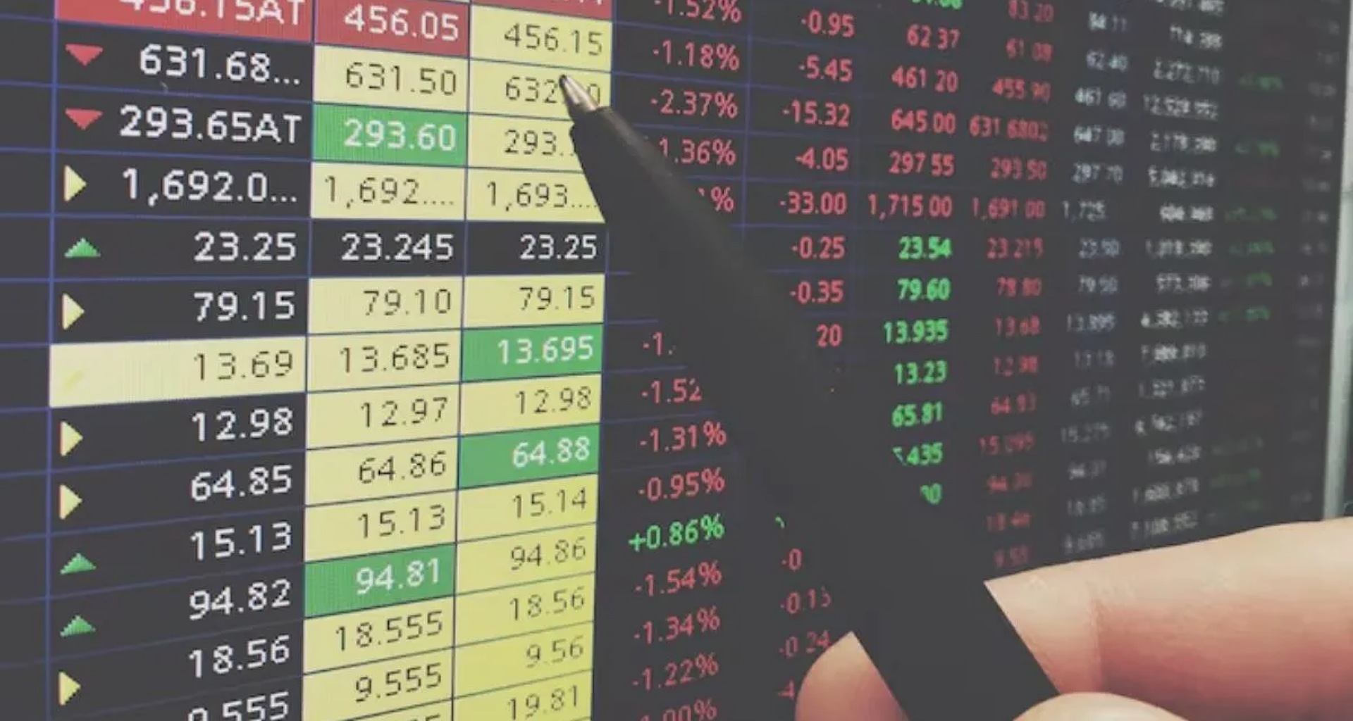 શેરબજાર આજે ફરી લાલ રંગમાં ખુલ્યું, આ શેરોમાં જોરદાર વધઘટ જોવા મળી